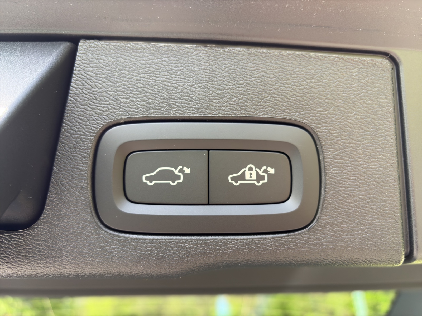 VOLVO XC60 T6 eAWD PluginHybrid Ultra Dark Geartronic-image-12