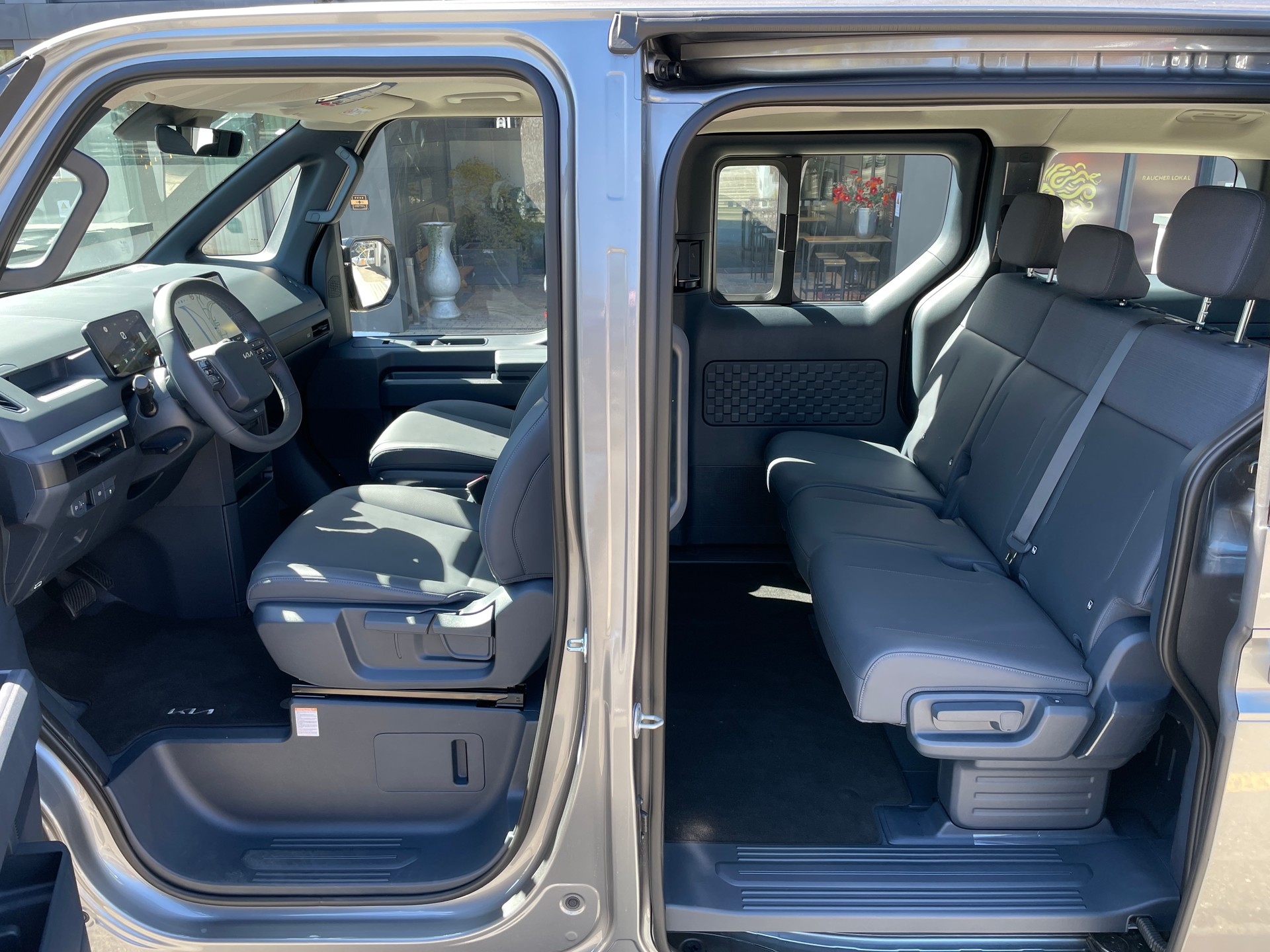 KIA PV5 71.2 kWh Plus-image-14