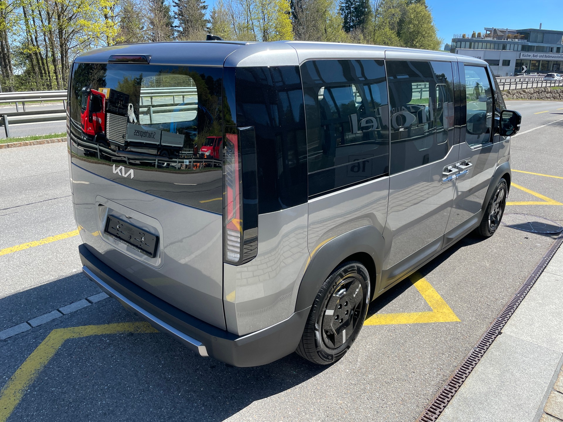 KIA PV5 71.2 kWh Plus-image-4