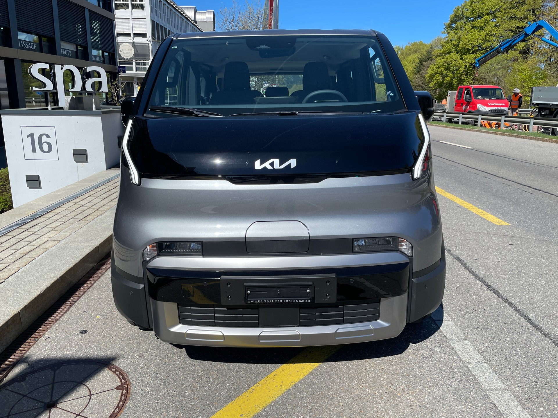 KIA PV5 71.2 kWh Plus-image-1