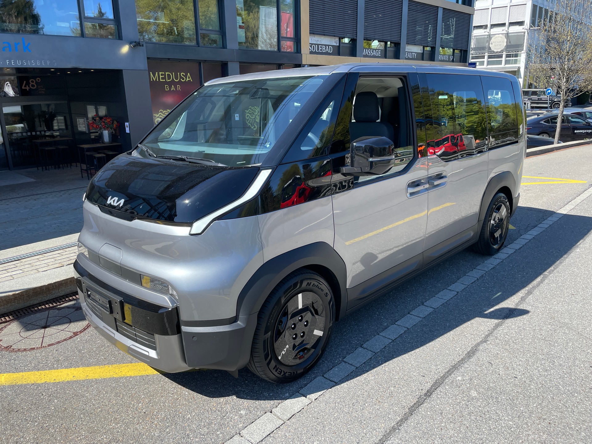 KIA PV5 71.2 kWh Plus-image-0