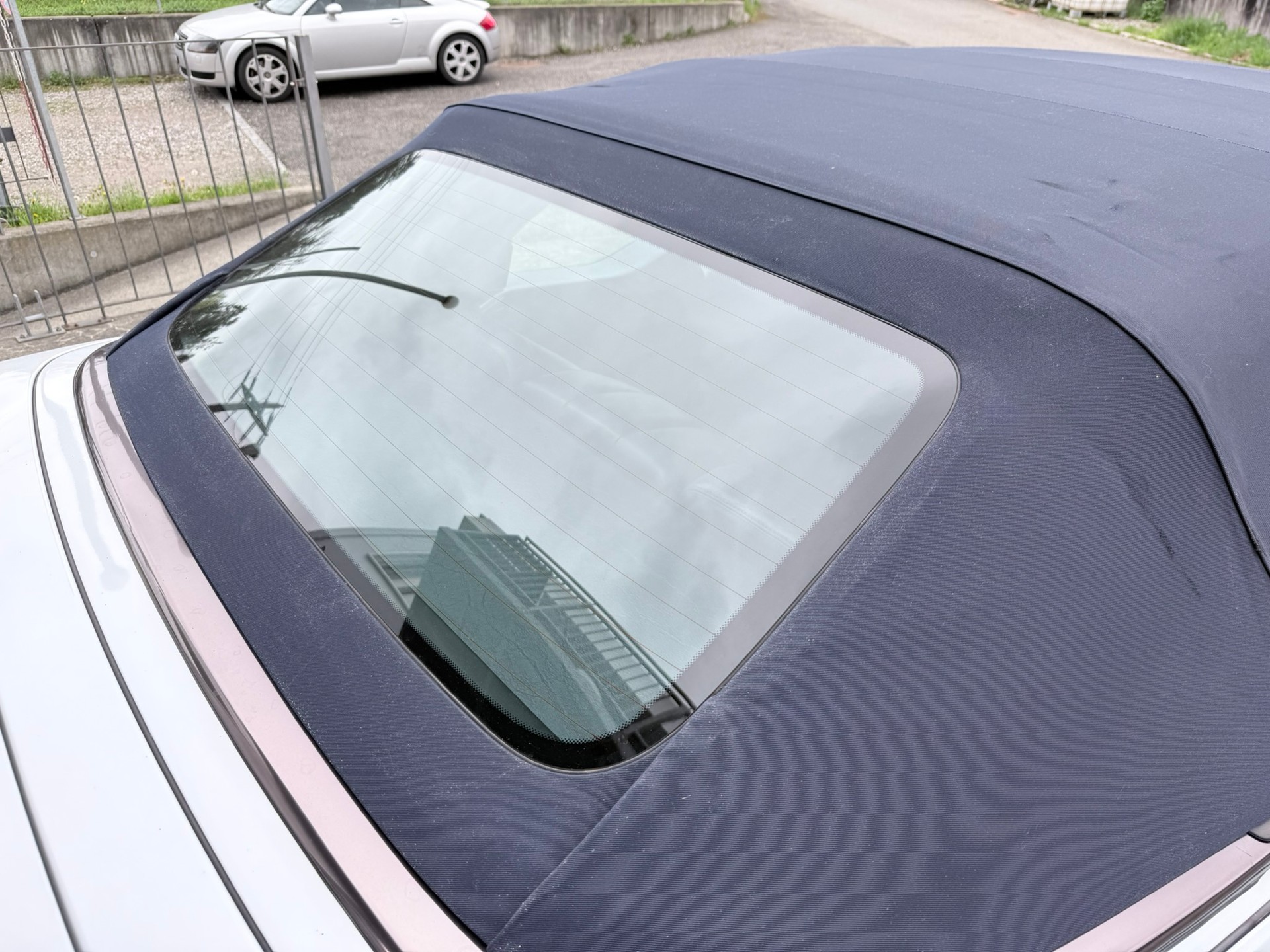 MERCEDES-BENZ 300 CE-24 Cabrio-image-21