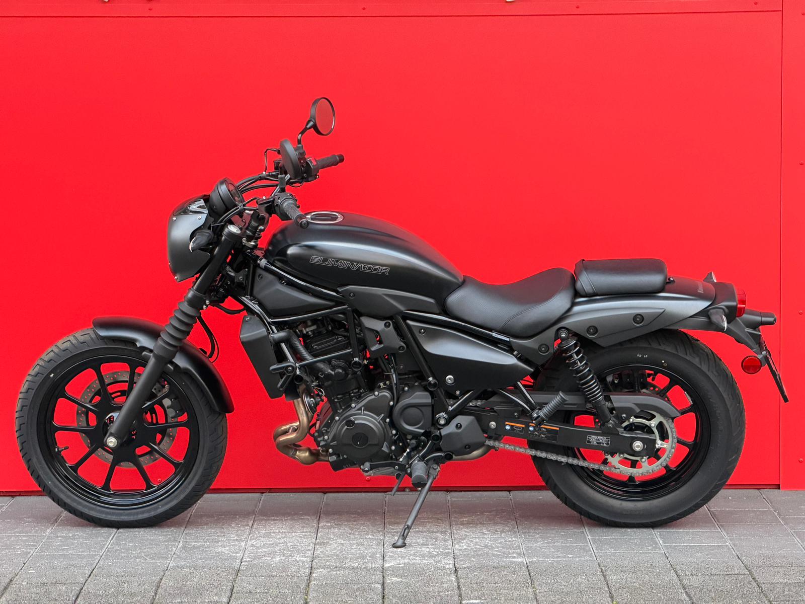 KAWASAKI Eliminator 500 SE Custom-showroom-element-2