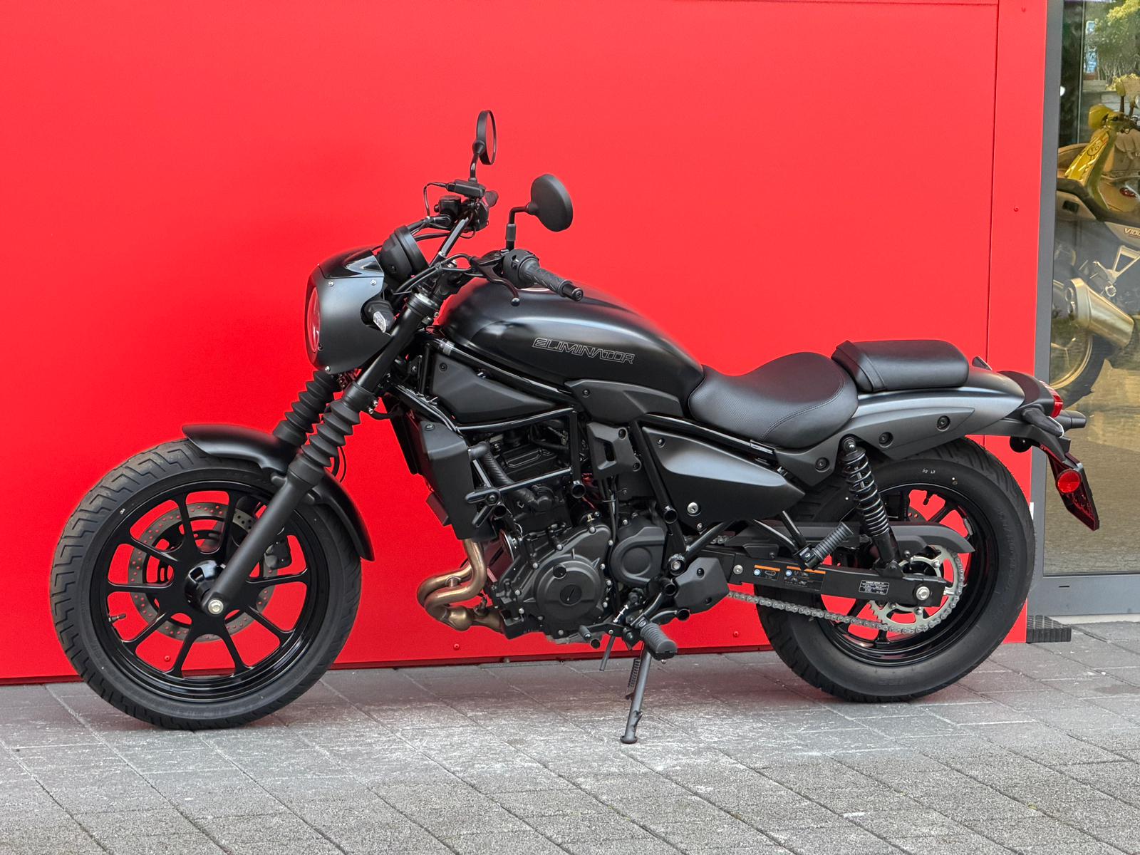 KAWASAKI Eliminator 500 SE Custom-showroom-element-1