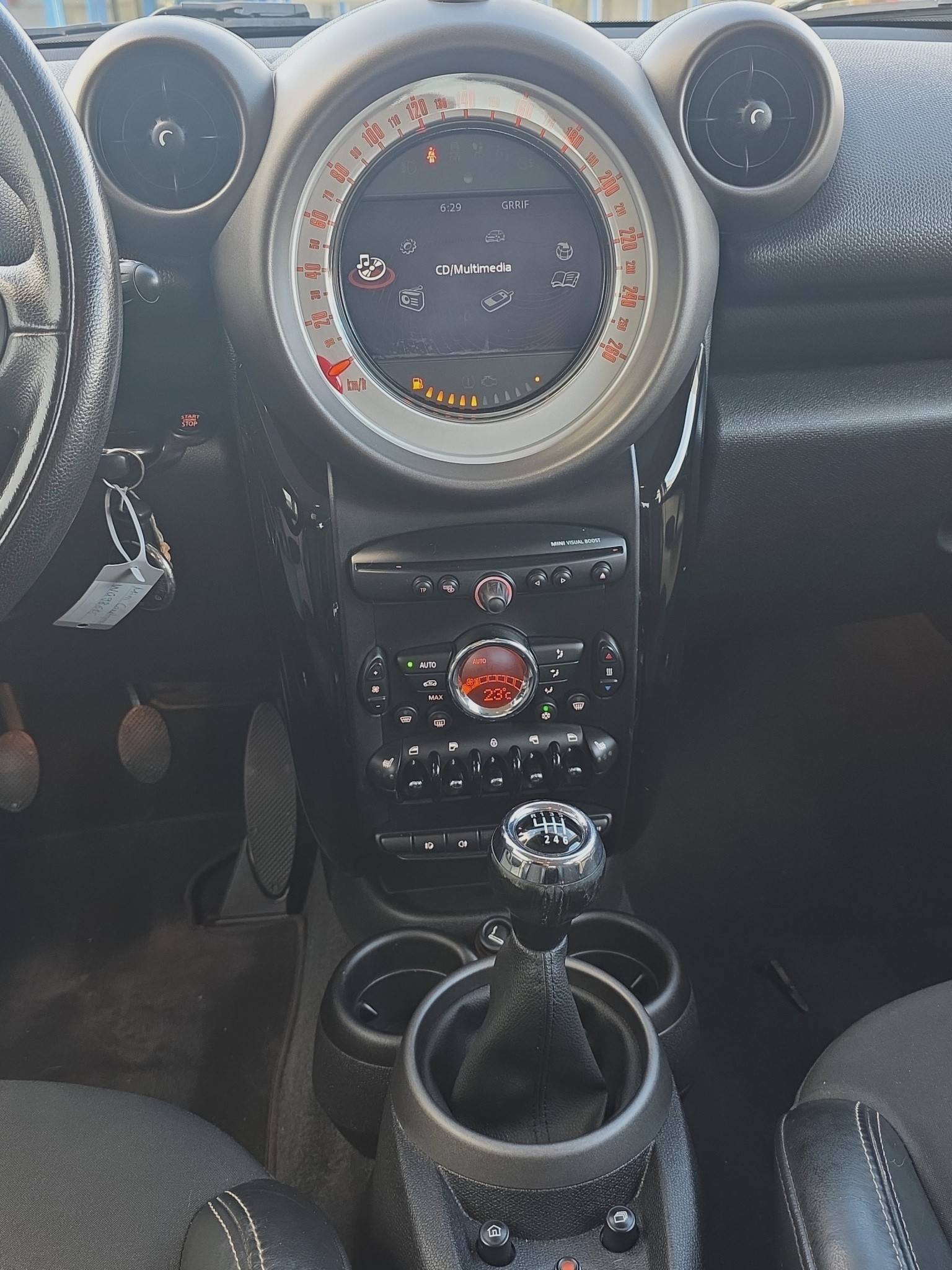 MINI Countryman Cooper D ALL4-image-11