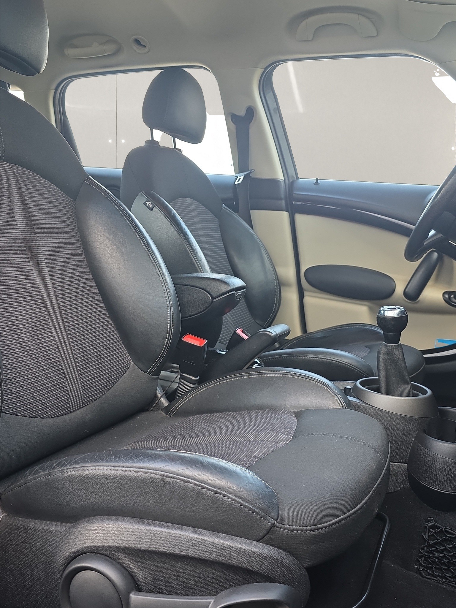 MINI Countryman Cooper D ALL4-image-15
