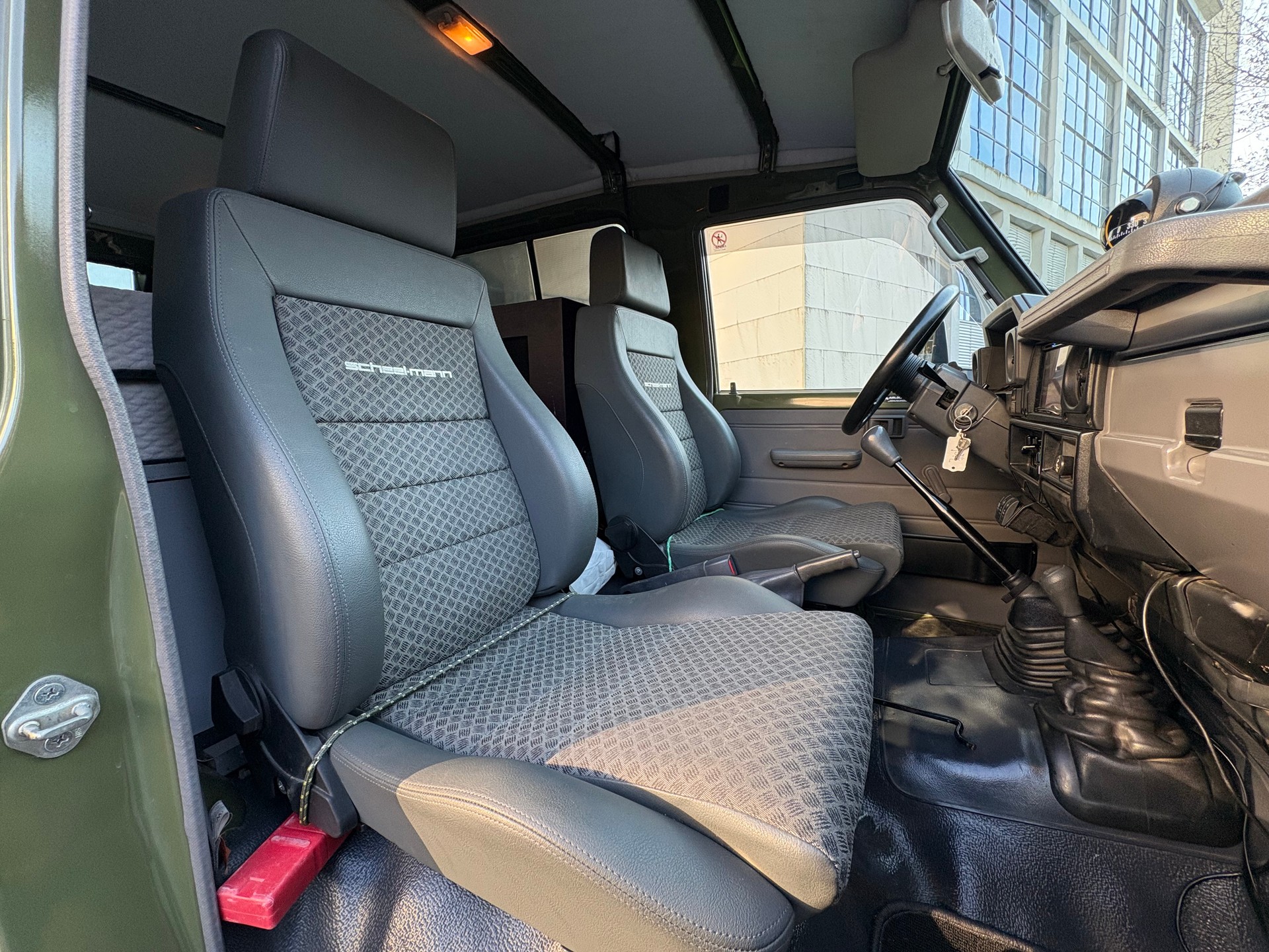 TOYOTA Land Cruiser 400 Hdt Long 4.2D-image-9