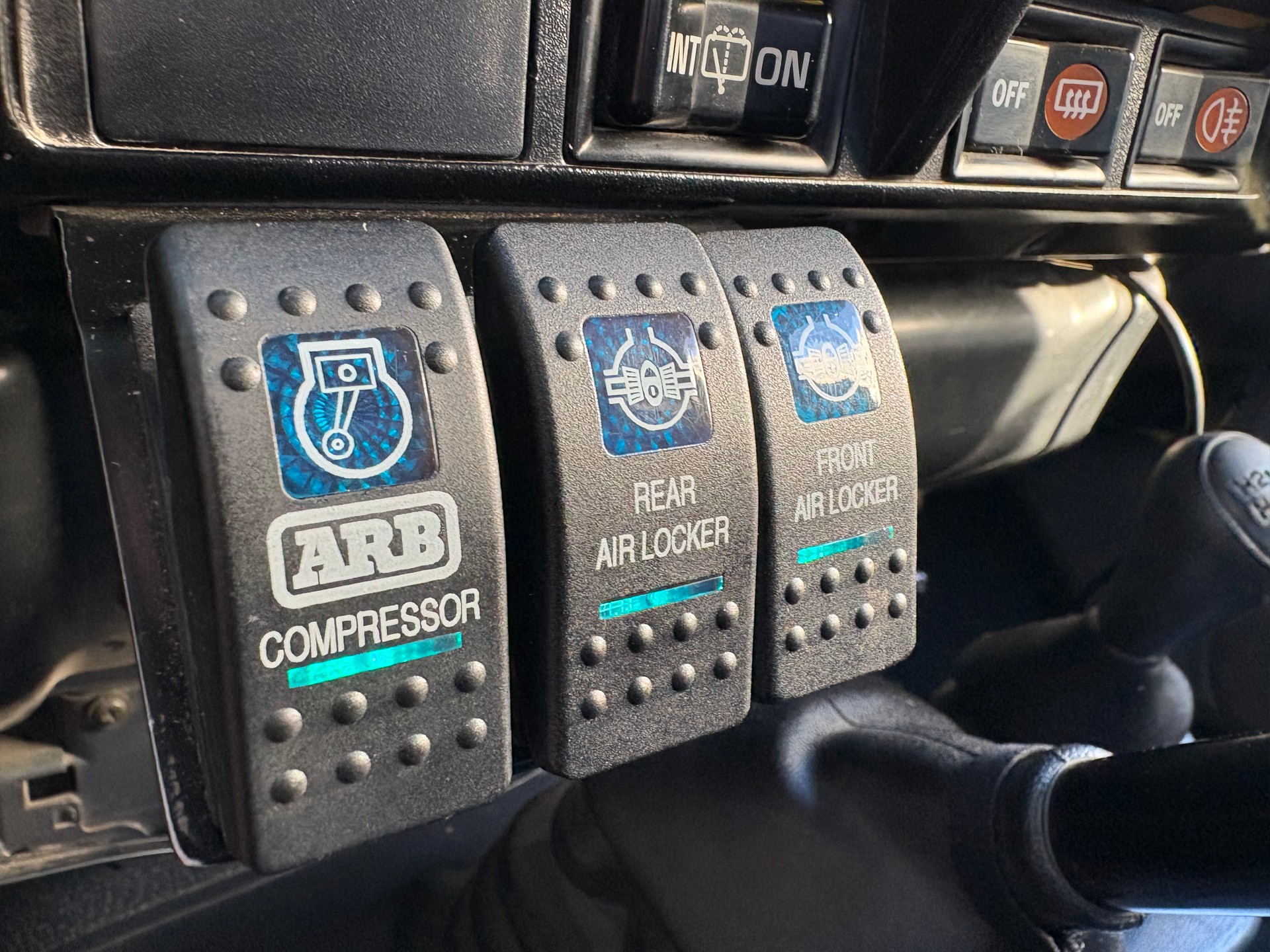 TOYOTA Land Cruiser 400 Hdt Long 4.2D-image-11