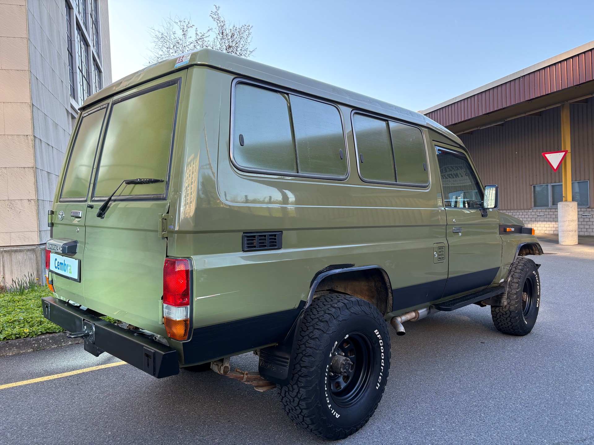 TOYOTA Land Cruiser 400 Hdt Long 4.2D-image-3
