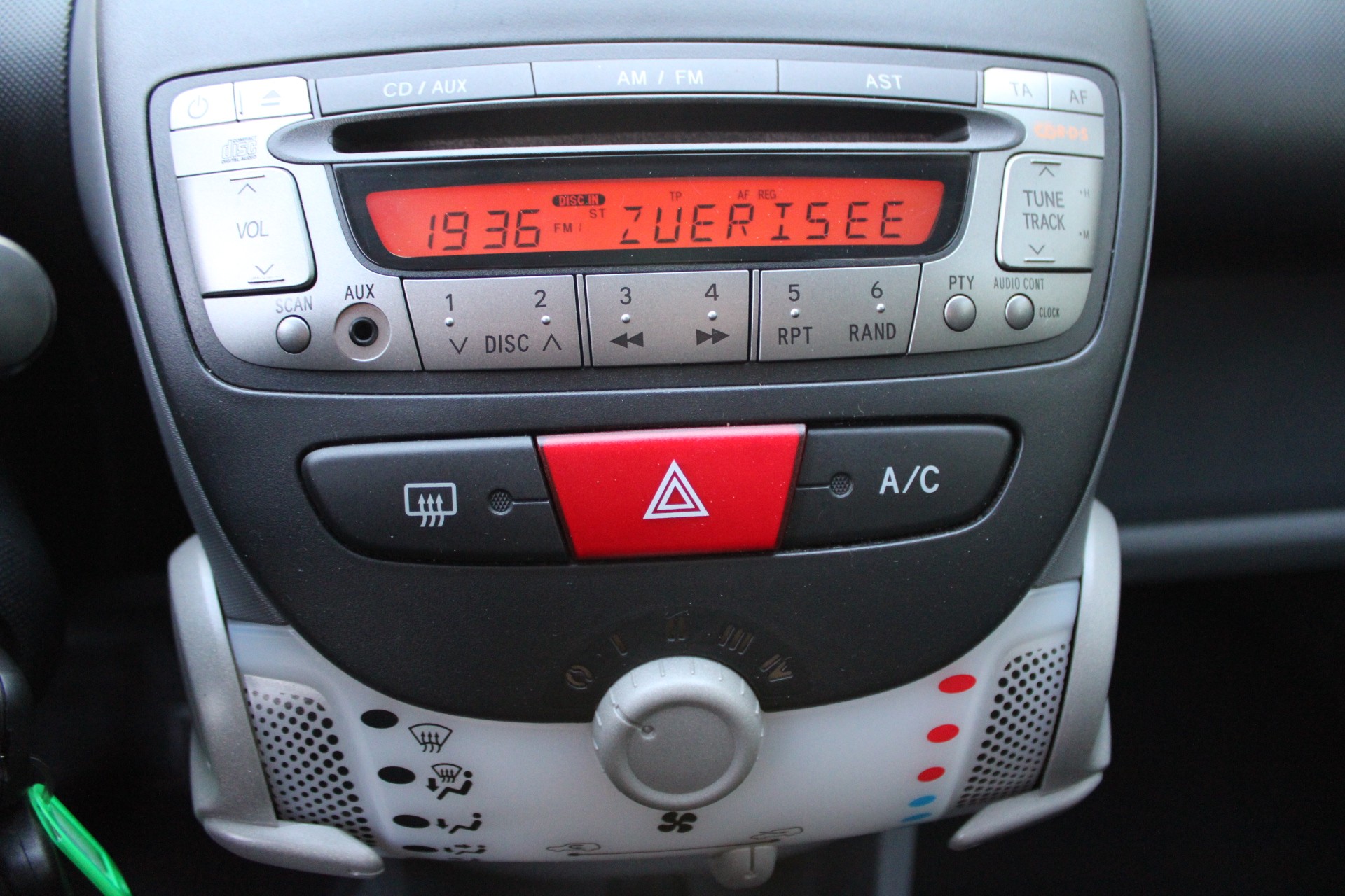 TOYOTA Aygo 1.0 easy-image-8