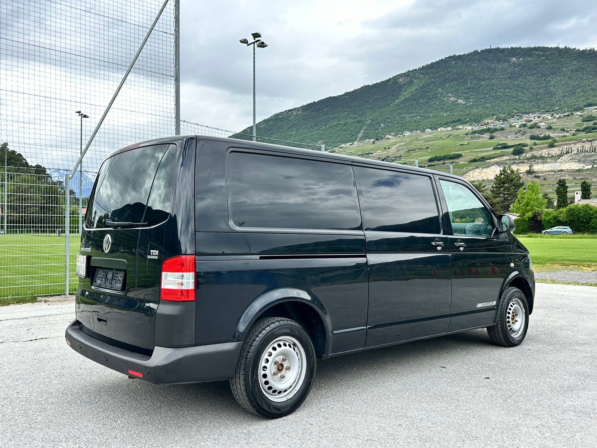 VW T5 2.0 TDI Champion 4Motion-image-3