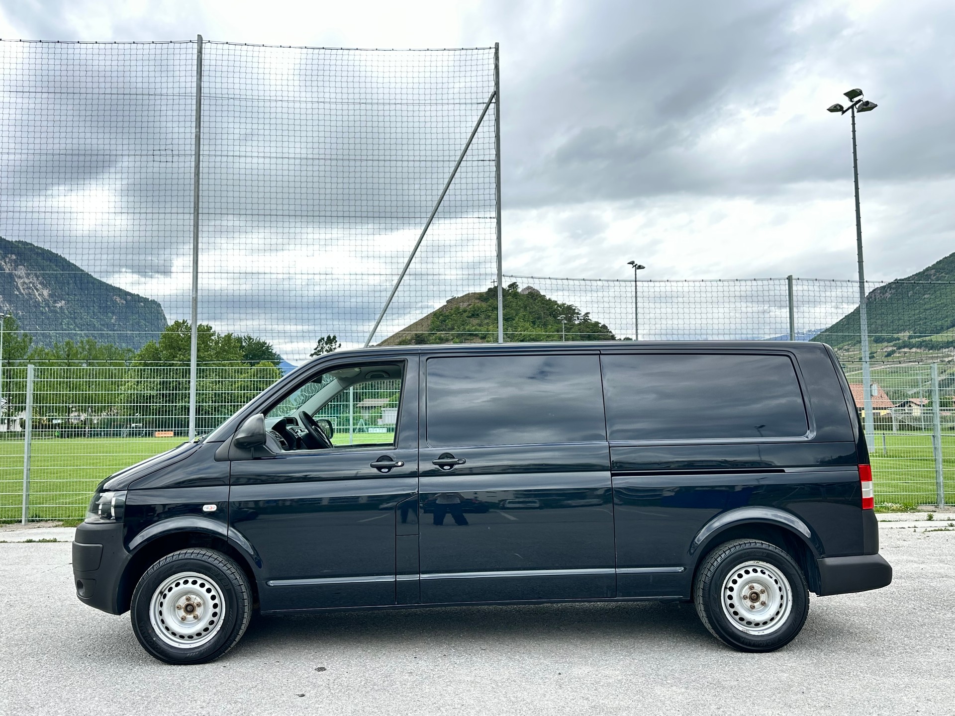 VW T5 2.0 TDI Champion 4Motion-image-5