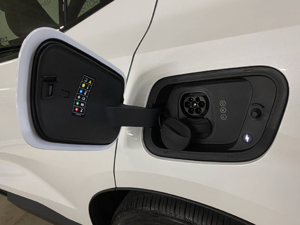 VOLVO EX 30 P8 Twin Ultra Performance AWD-image-19