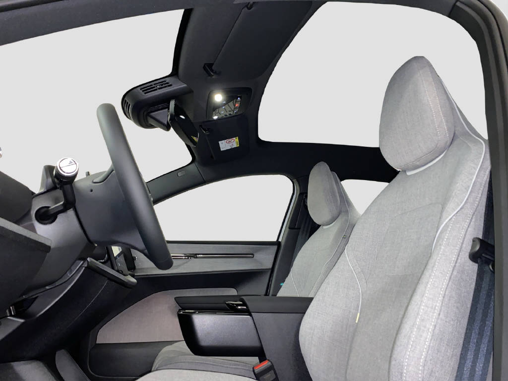 VOLVO EX 30 P8 Twin Ultra Performance AWD-image-8