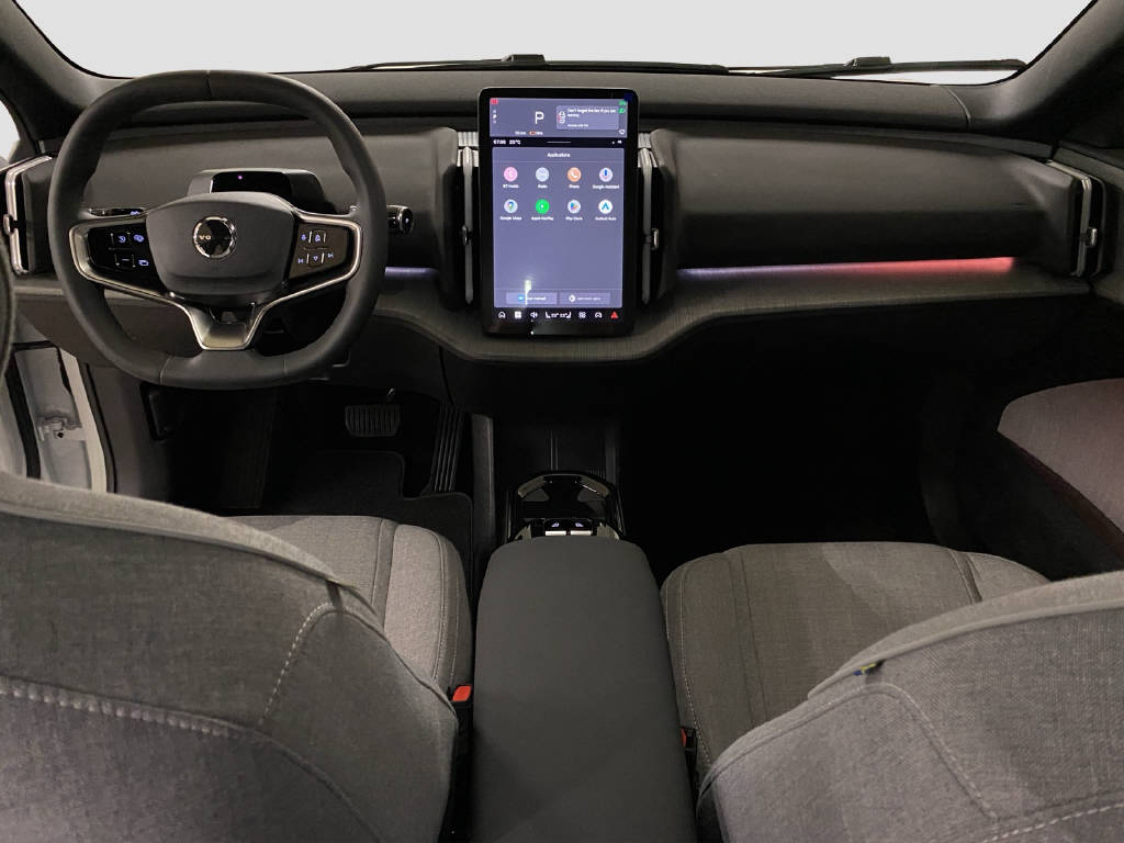 VOLVO EX 30 P8 Twin Ultra Performance AWD-image-12
