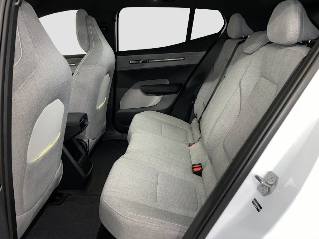 VOLVO EX 30 P8 Twin Ultra Performance AWD-image-14