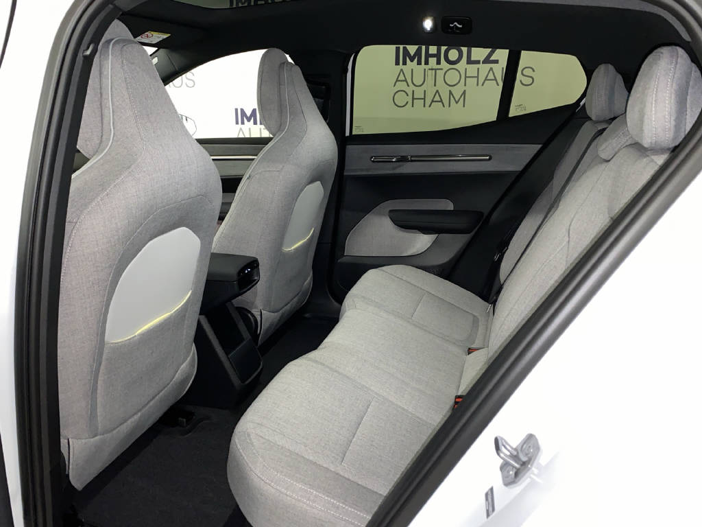 VOLVO EX 30 P8 Twin Ultra Performance AWD-image-18