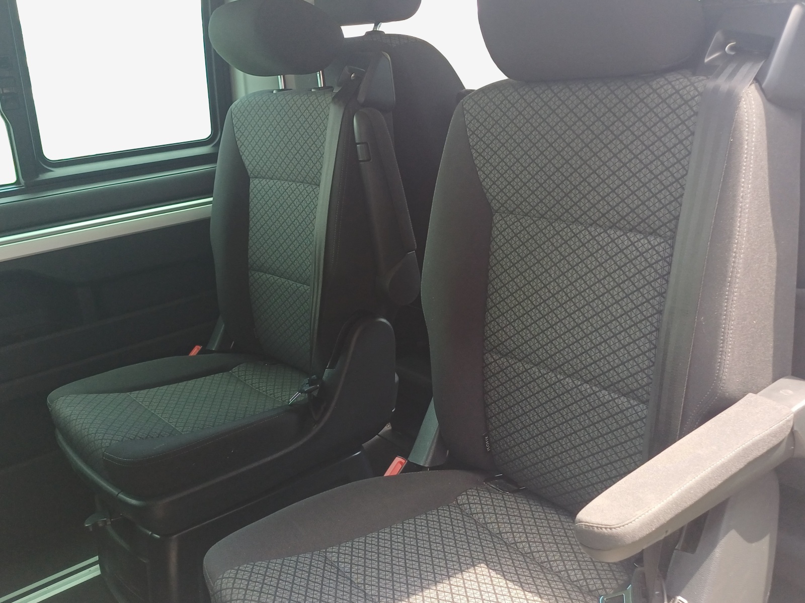 VW T6.1 Multivan 2.0 TDI Trendline Liberty DSG-image-13
