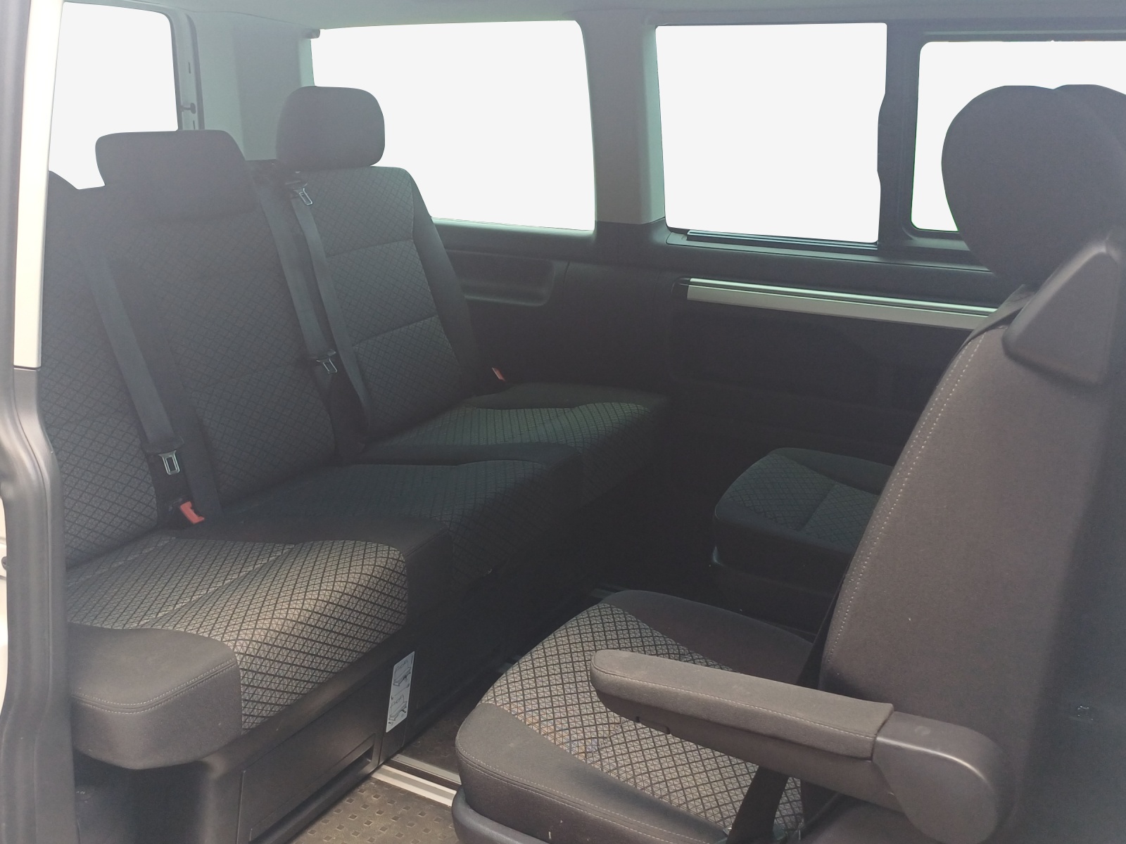 VW T6.1 Multivan 2.0 TDI Trendline Liberty DSG-image-11