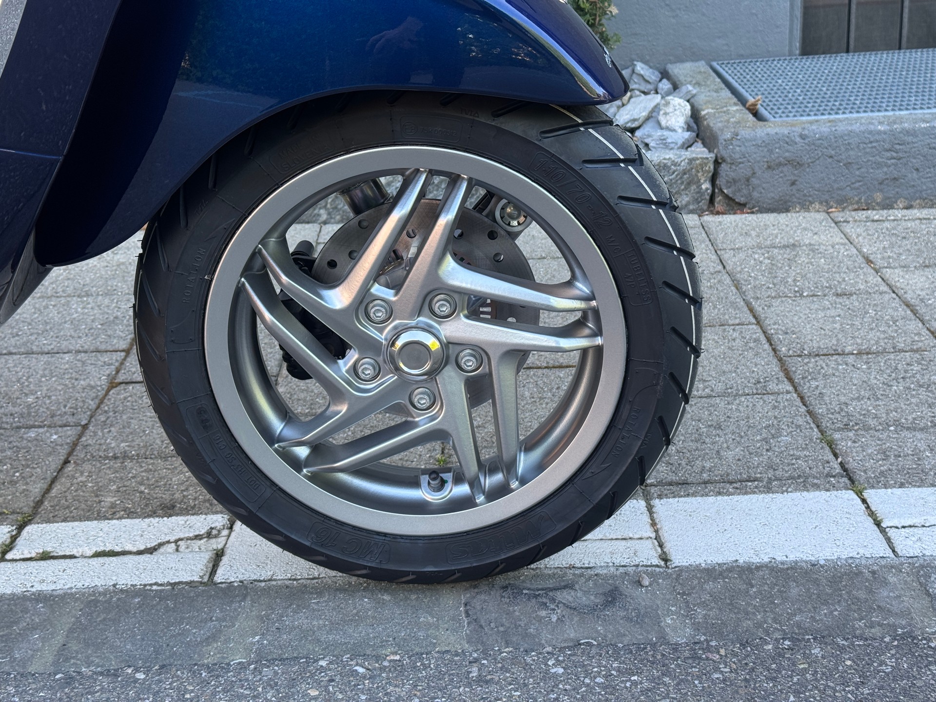 PIAGGIO Vespa 125 Primavera 2026 Keyless Go & LCD Display-image-13