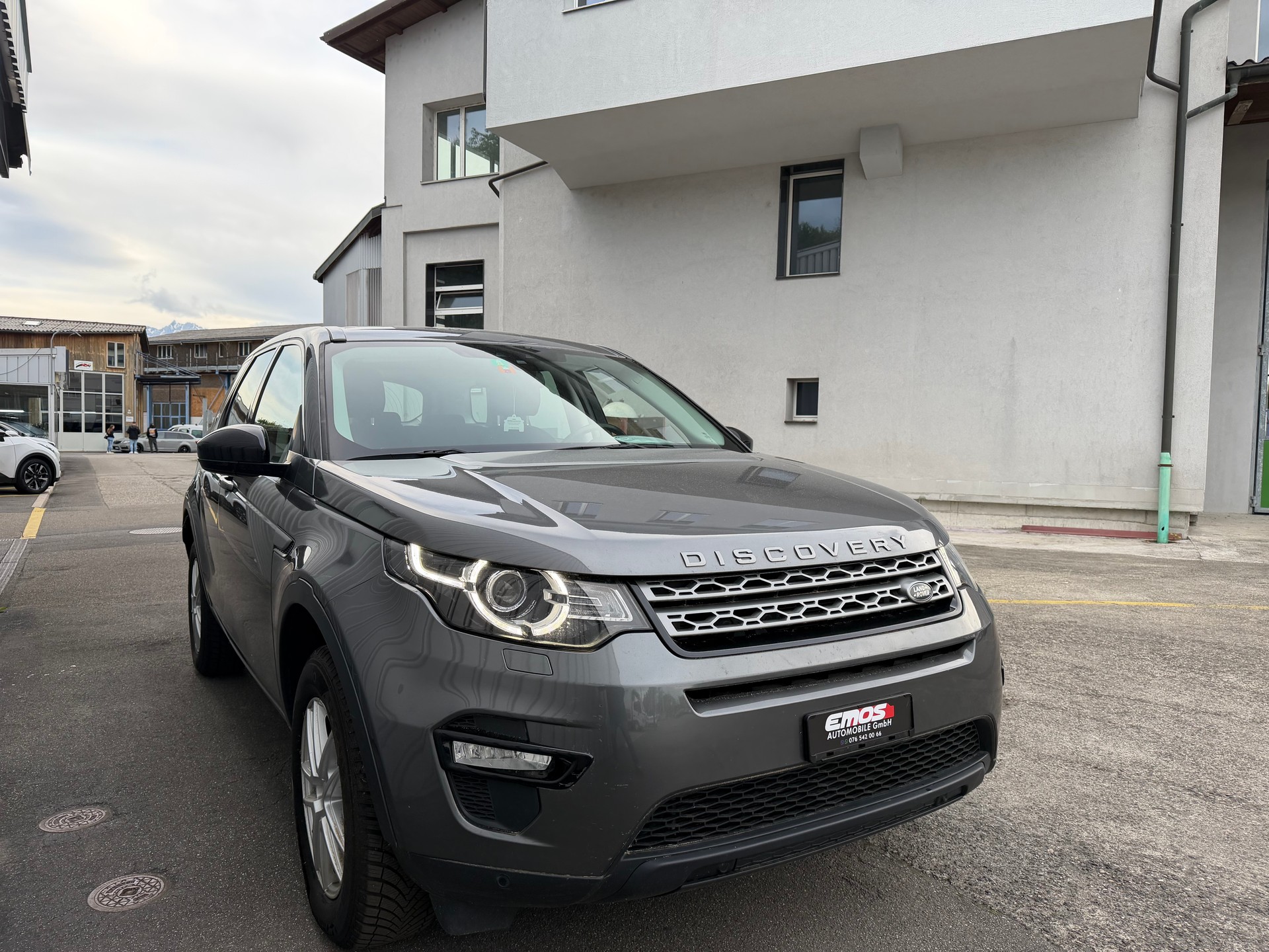 LAND ROVER Discovery Sport 2.0 TD4 Pure AT9-image-2