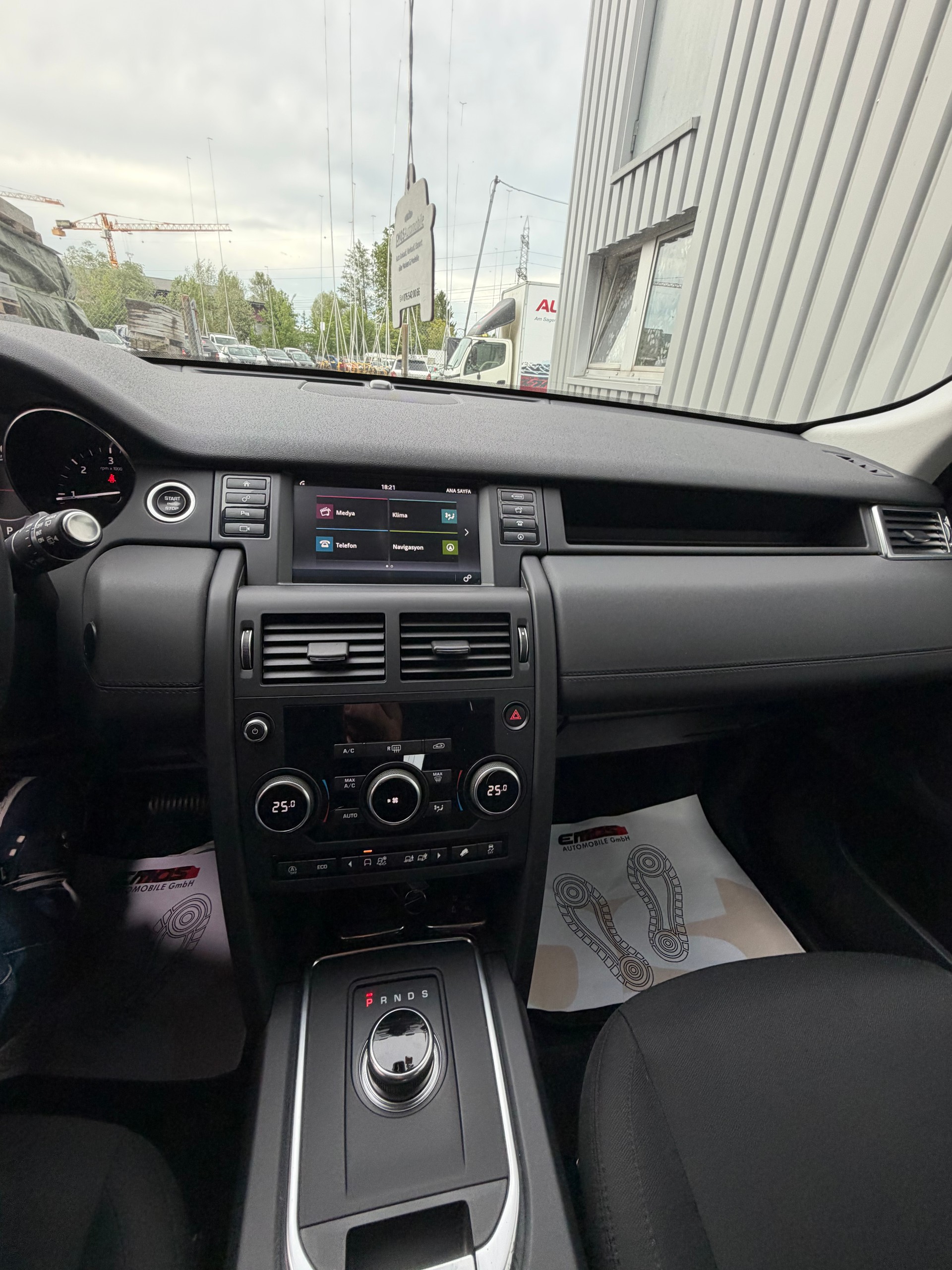 LAND ROVER Discovery Sport 2.0 TD4 Pure AT9-image-12