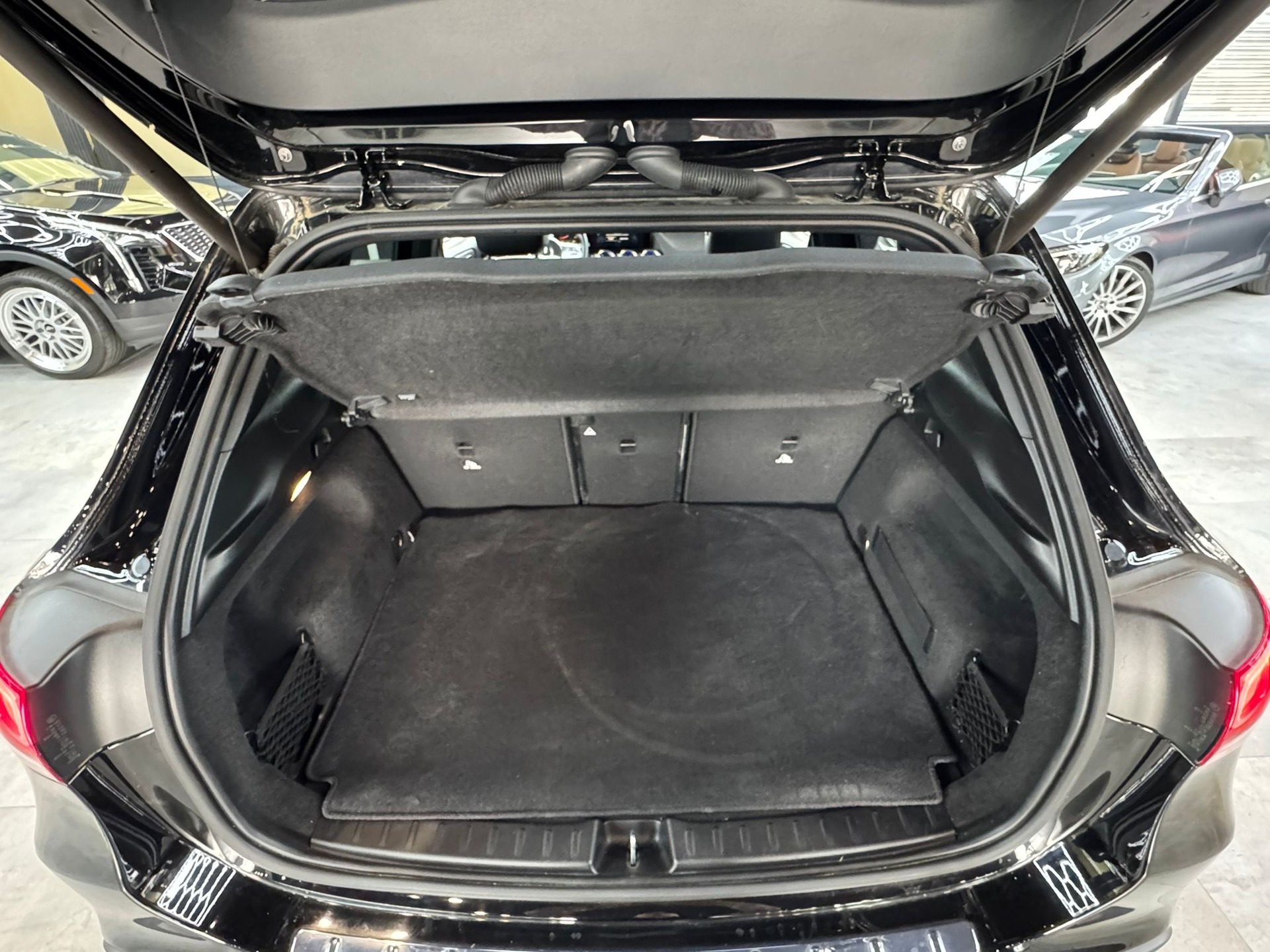 MERCEDES-BENZ GLA 200 4Matic AMG Line 8G-DCT-image-15