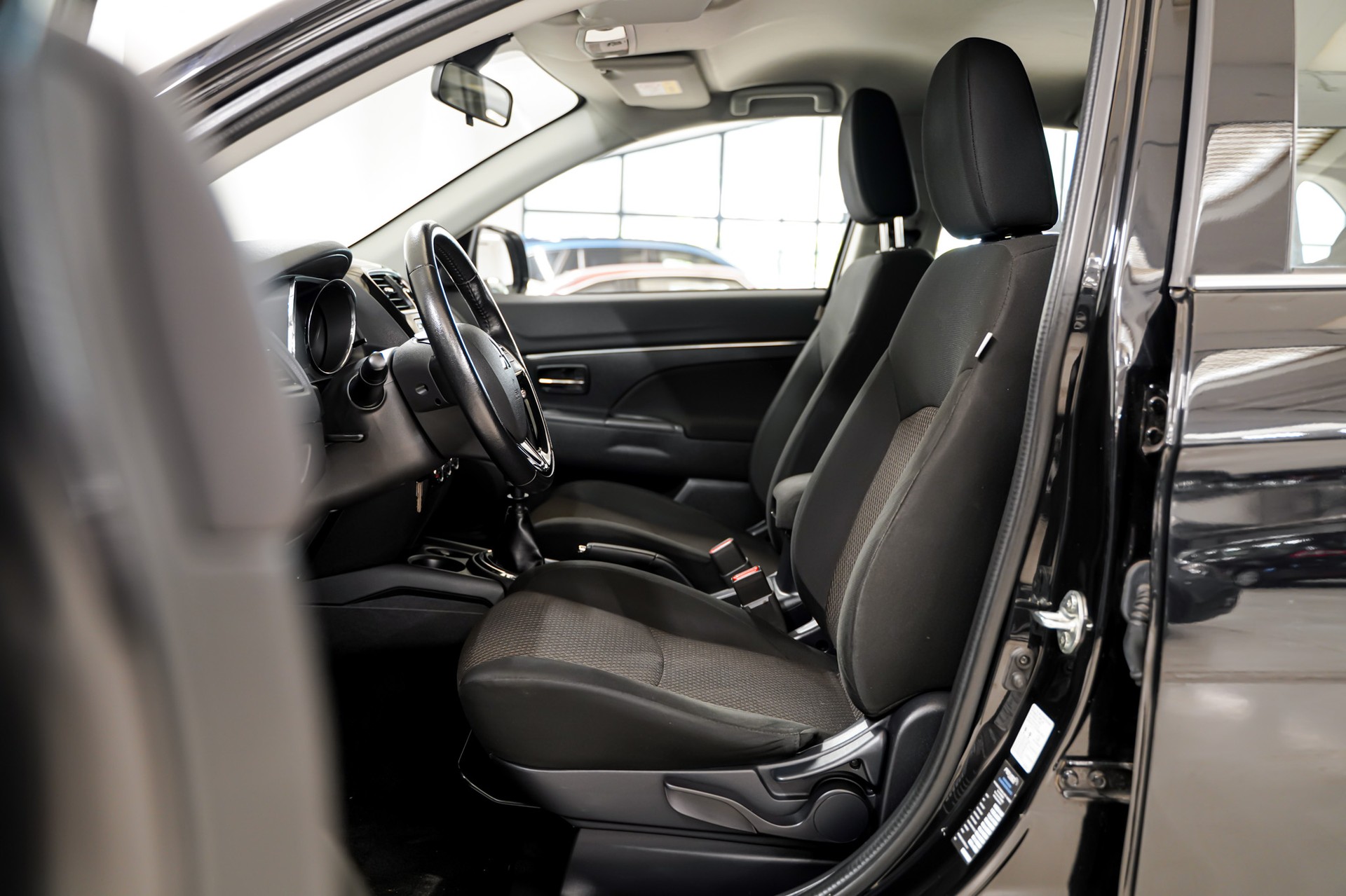 MITSUBISHI ASX 1.6 DID Pure 4WD-image-10