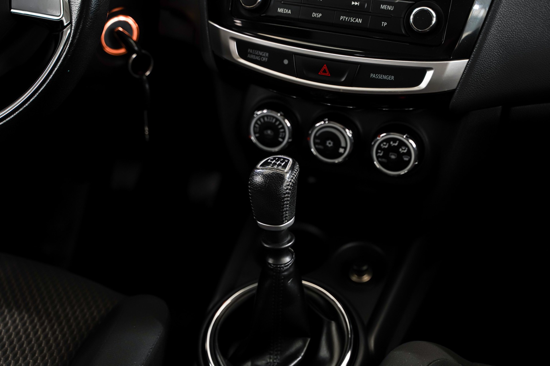 MITSUBISHI ASX 1.6 DID Pure 4WD-image-19