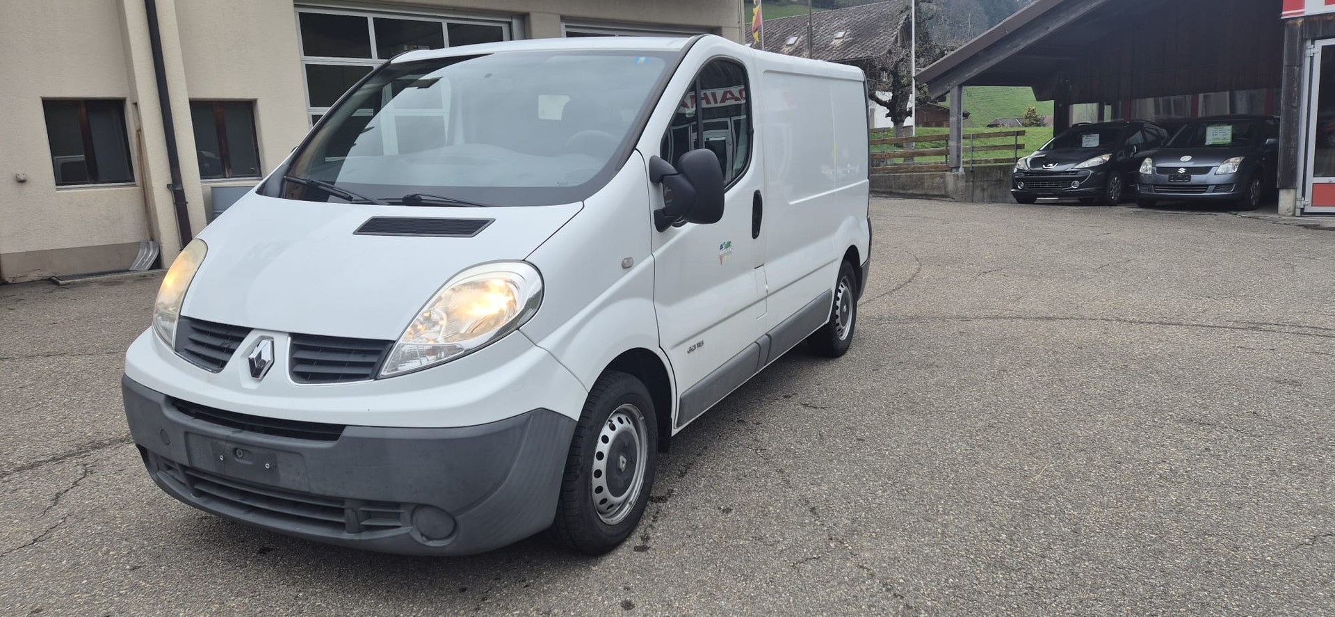 RENAULT Trafic 2.0 dCi 115 2.9t L1H1-image-3