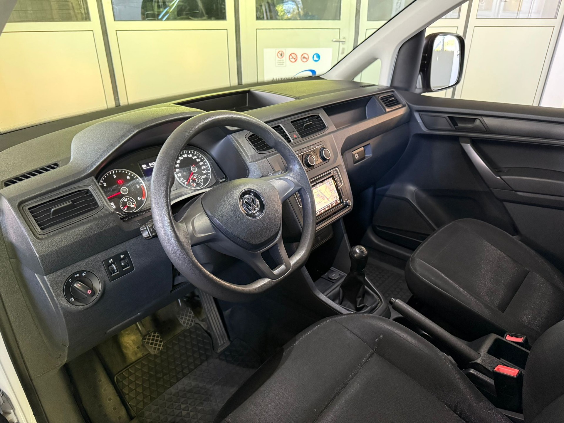 VW Caddy 2.0TDI BlueMotion Technology-image-13