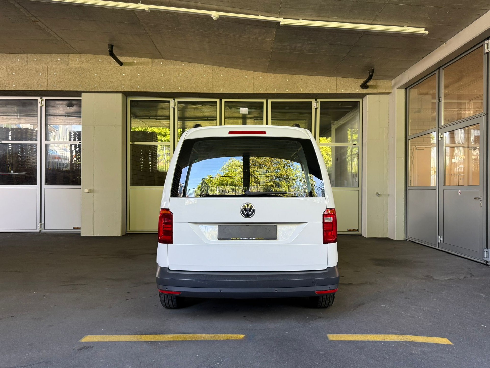 VW Caddy 2.0TDI BlueMotion Technology-image-3