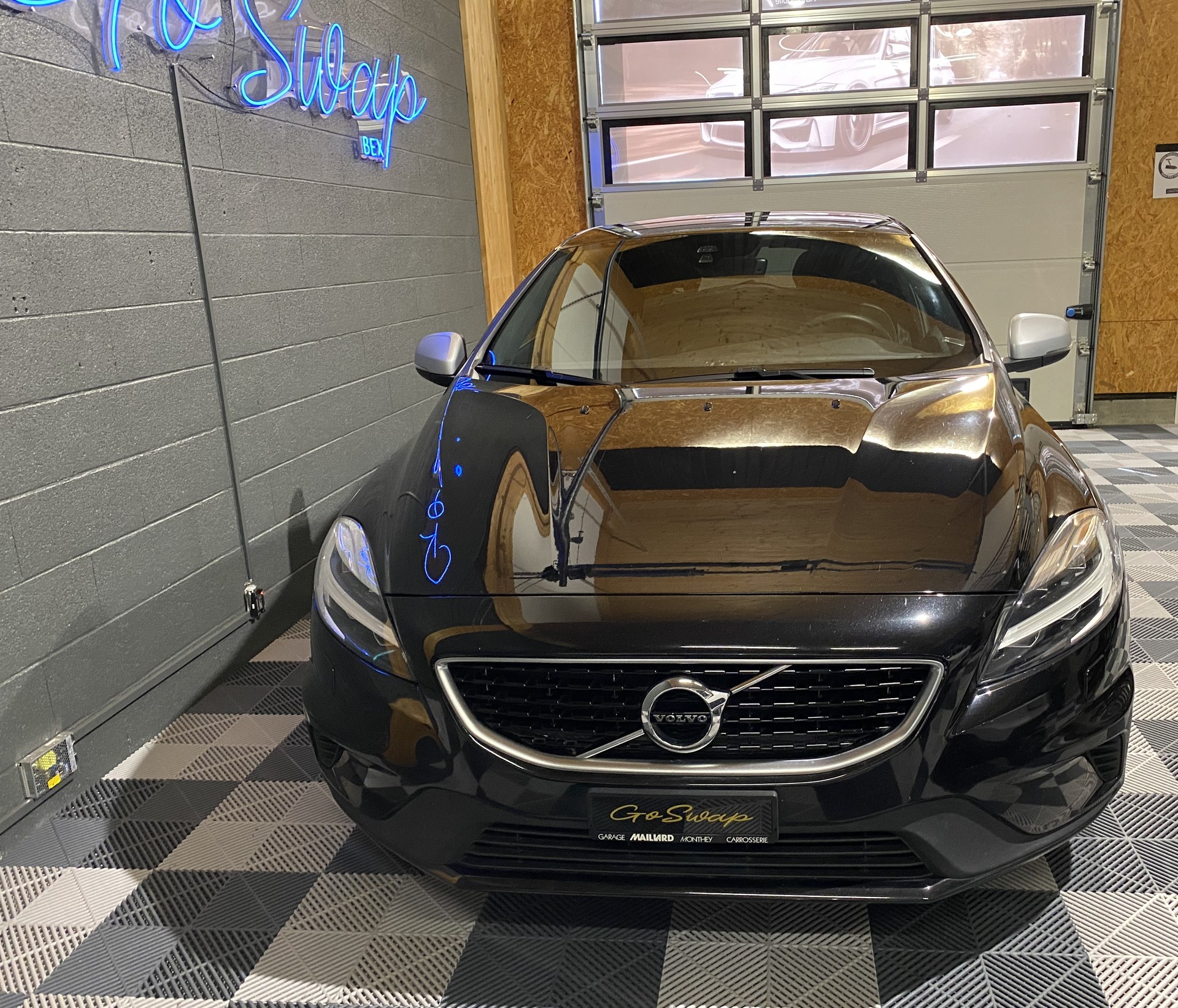 VOLVO V40 T3 R-Design-image-6