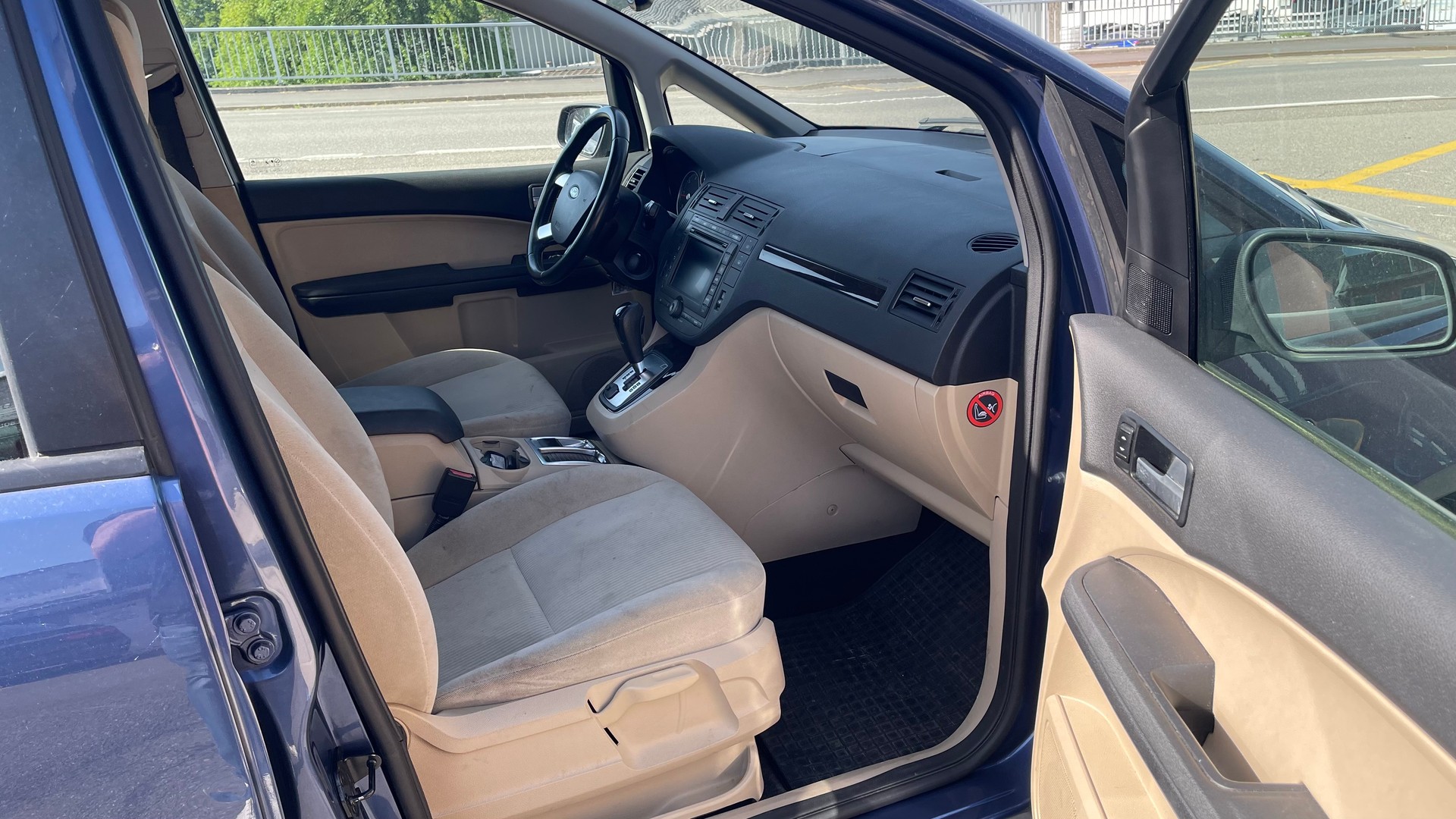 FORD FOCUS-image-12