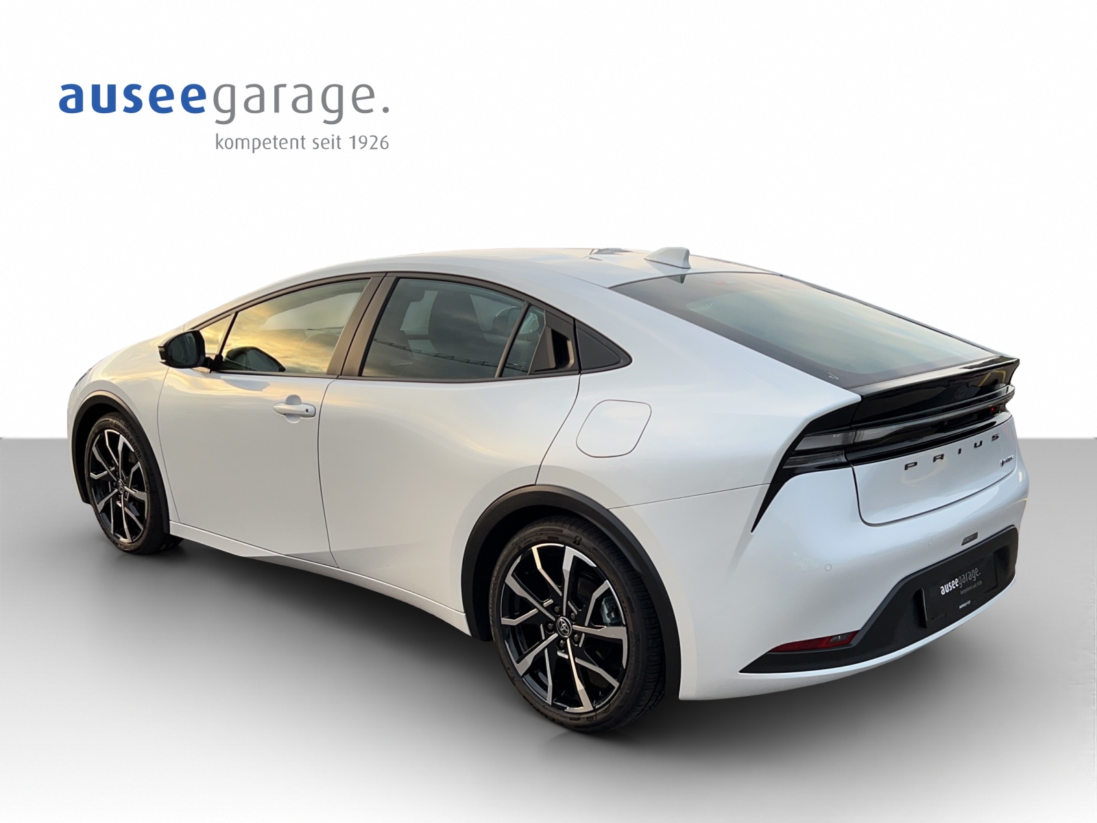 TOYOTA Prius 2.0 Plug-In-Hybrid Trend-image-3