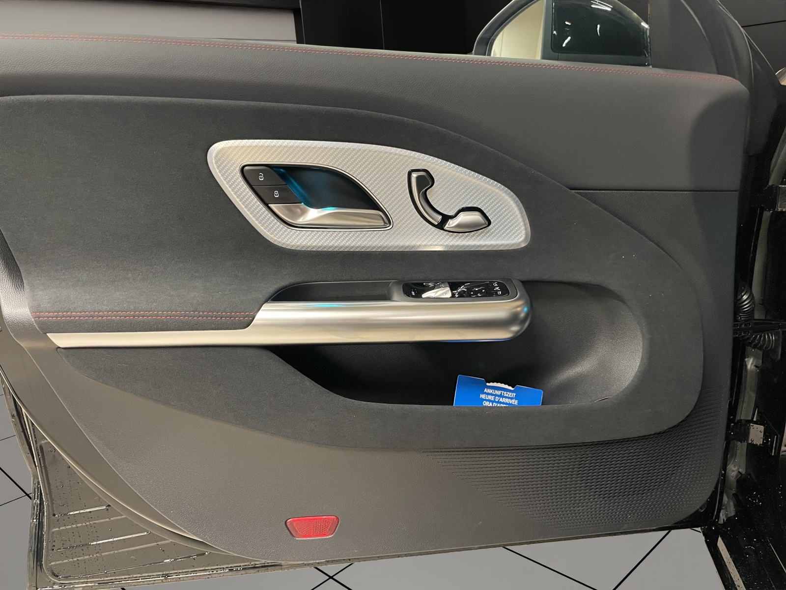 MERCEDES-BENZ CLA 220 8G-DCT 4Matic-image-5