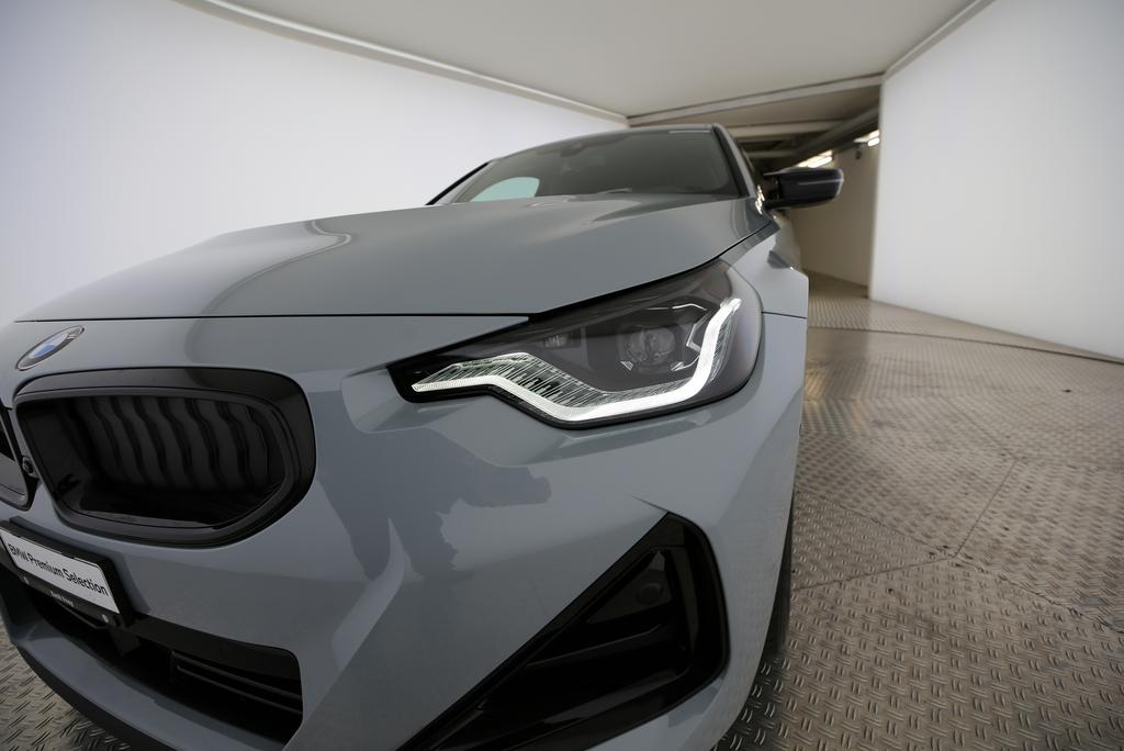 BMW M240i xDrive Coupé-image-17