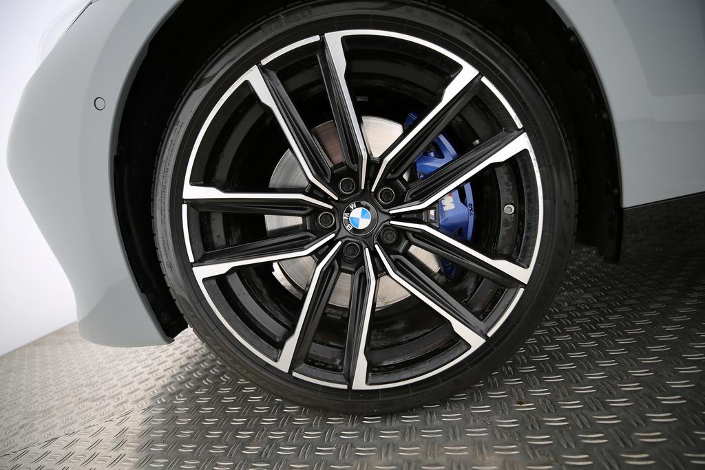 BMW M240i xDrive Coupé-image-6