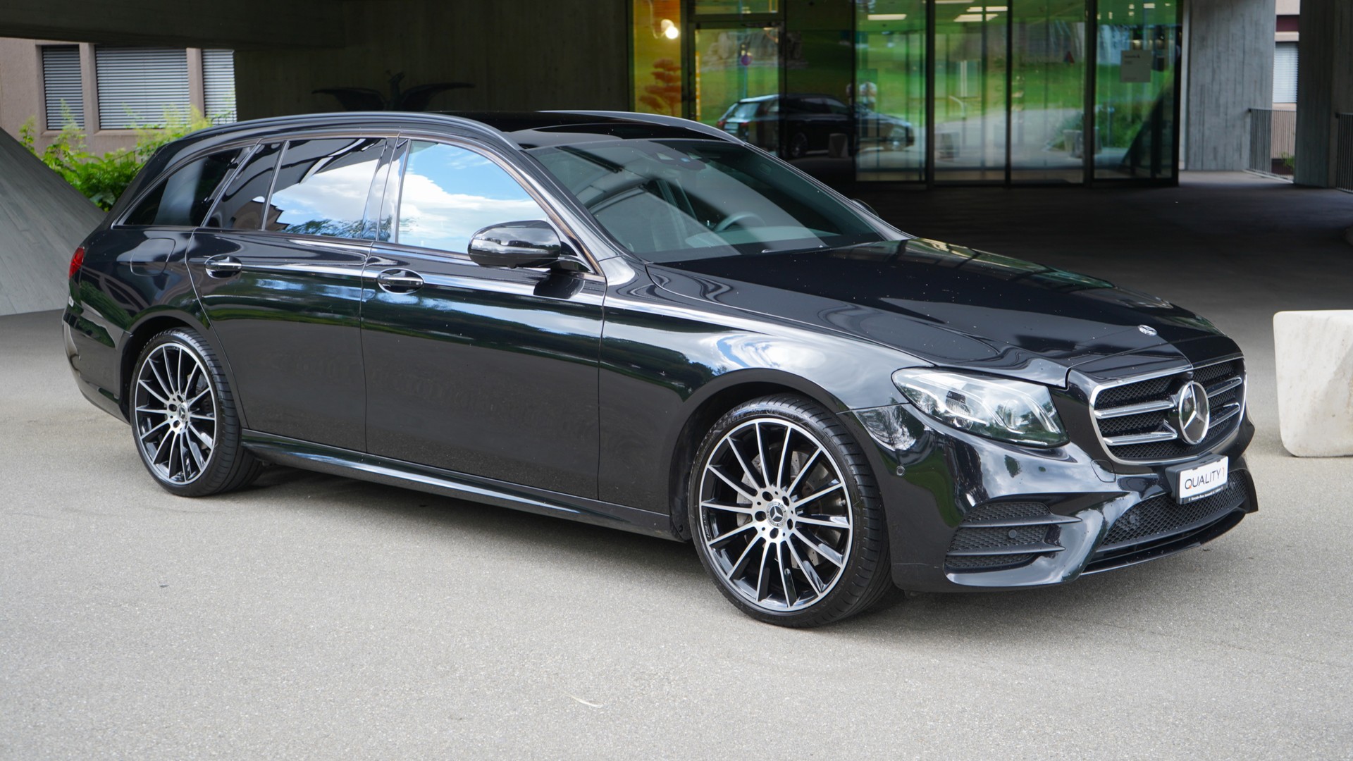 MERCEDES-BENZ E 200 AMG Line 4 Matic 9G-Tronic-image-0