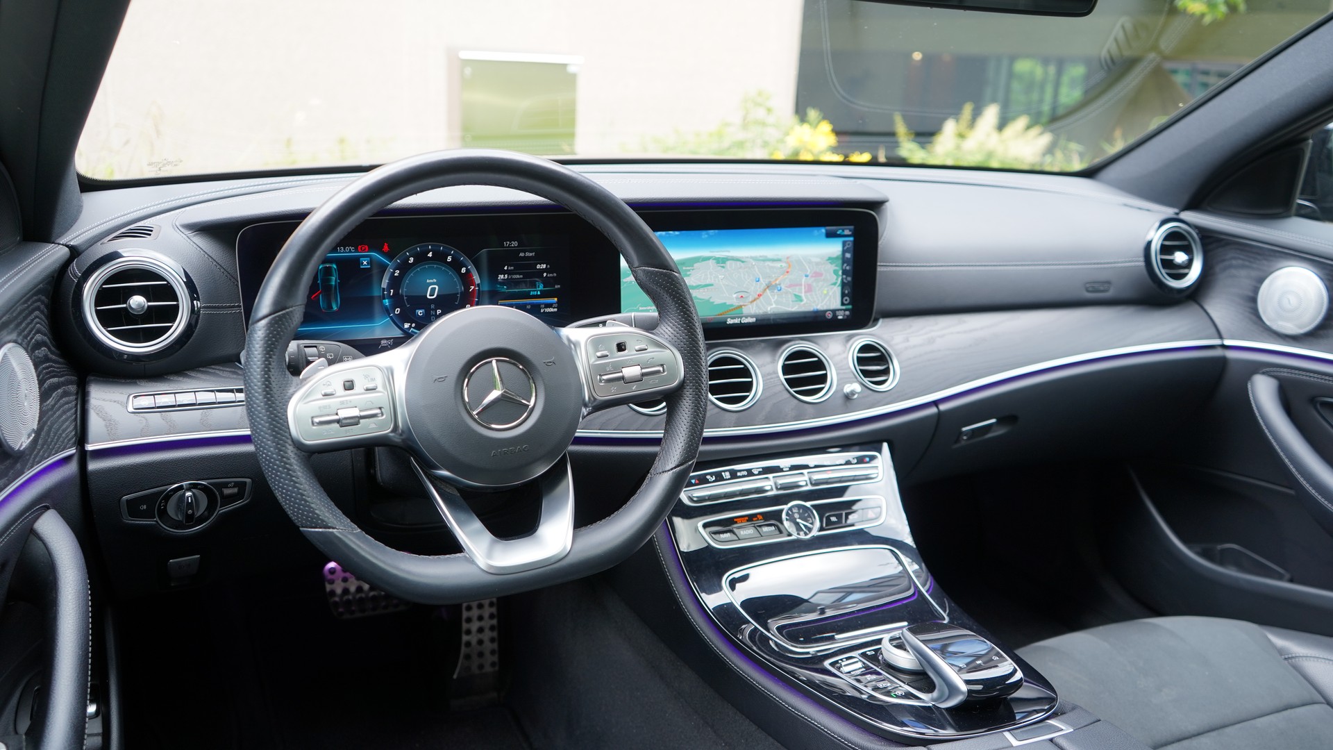 MERCEDES-BENZ E 200 AMG Line 4 Matic 9G-Tronic-image-7