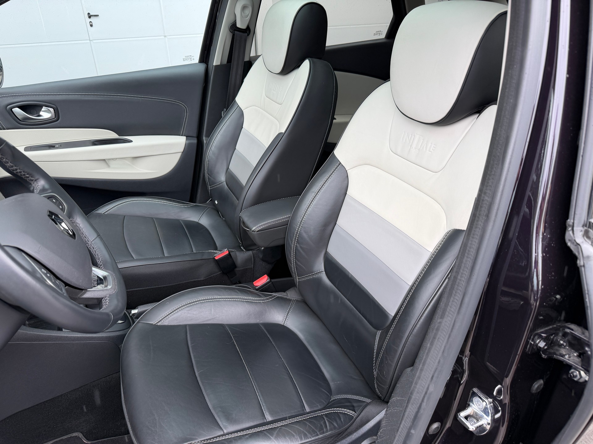 RENAULT Captur 1.3 TCe Initiale EDC S/S PF-image-4