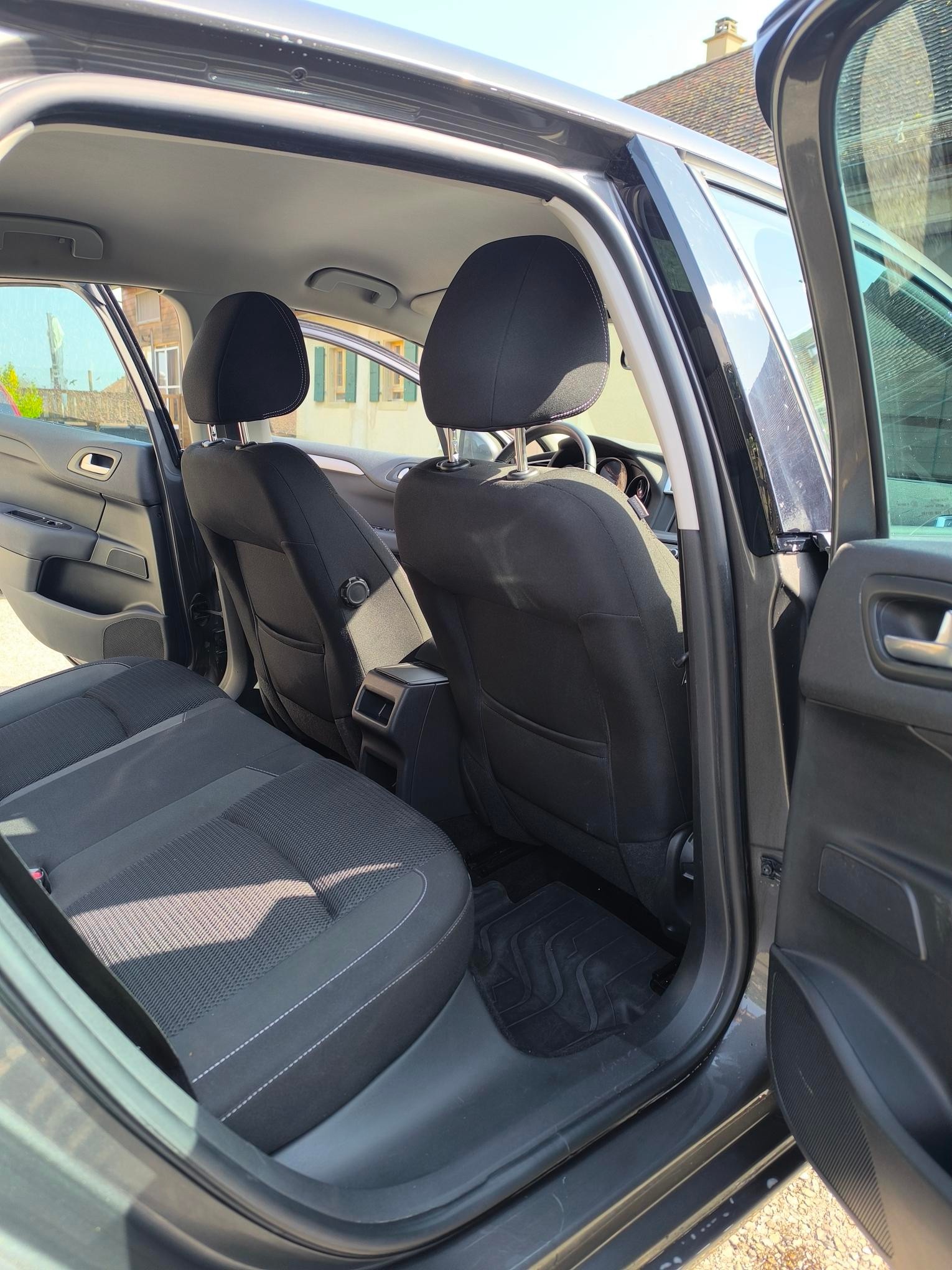 CITROEN C4 1.6 BlueHDI 120-image-4