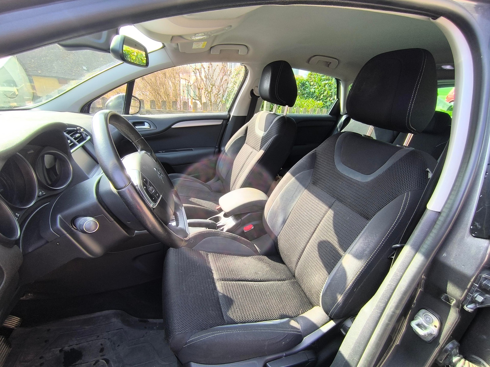 CITROEN C4 1.6 BlueHDI 120-image-1