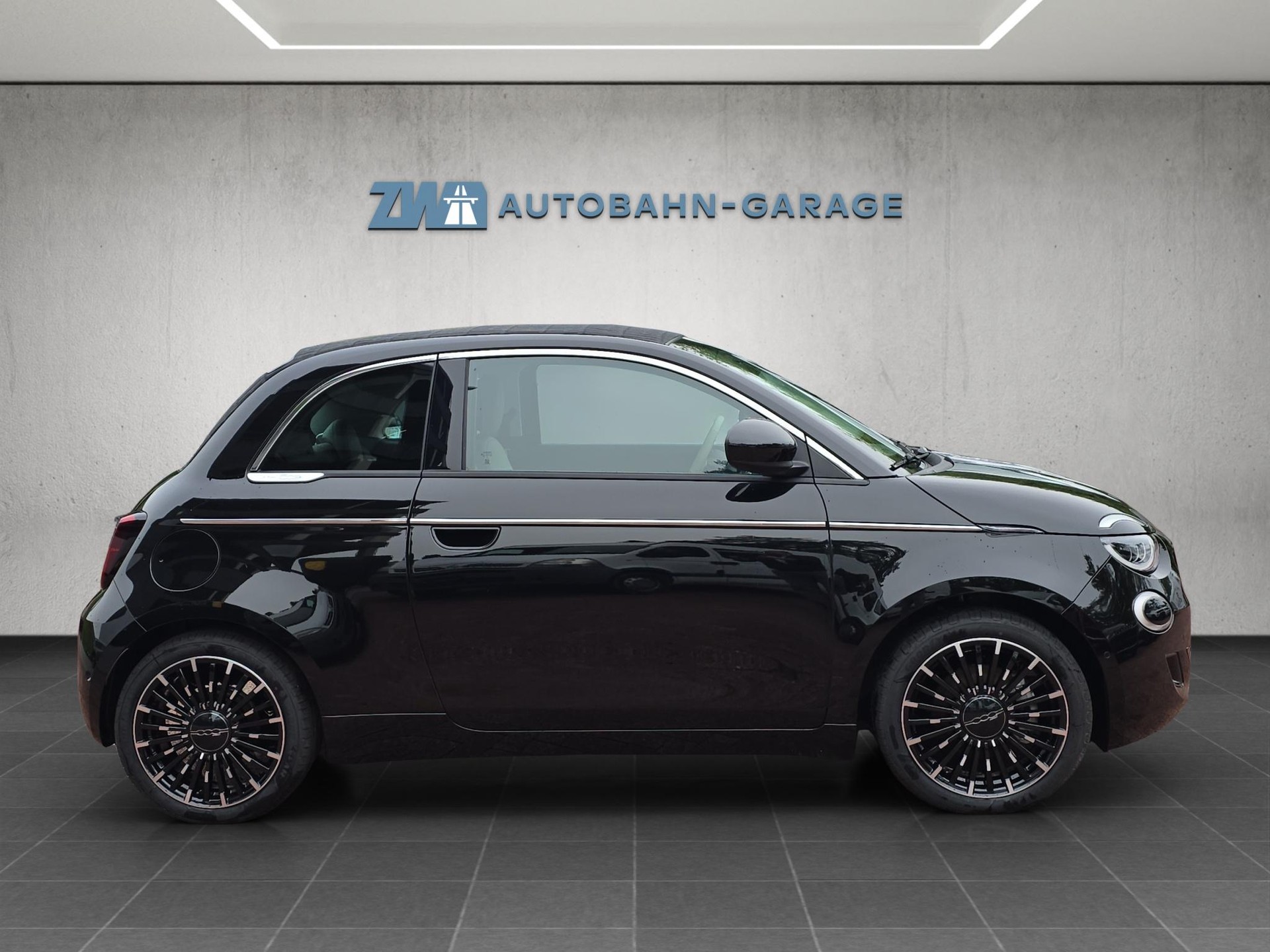 FIAT 500 Cabrio La Prima-image-5