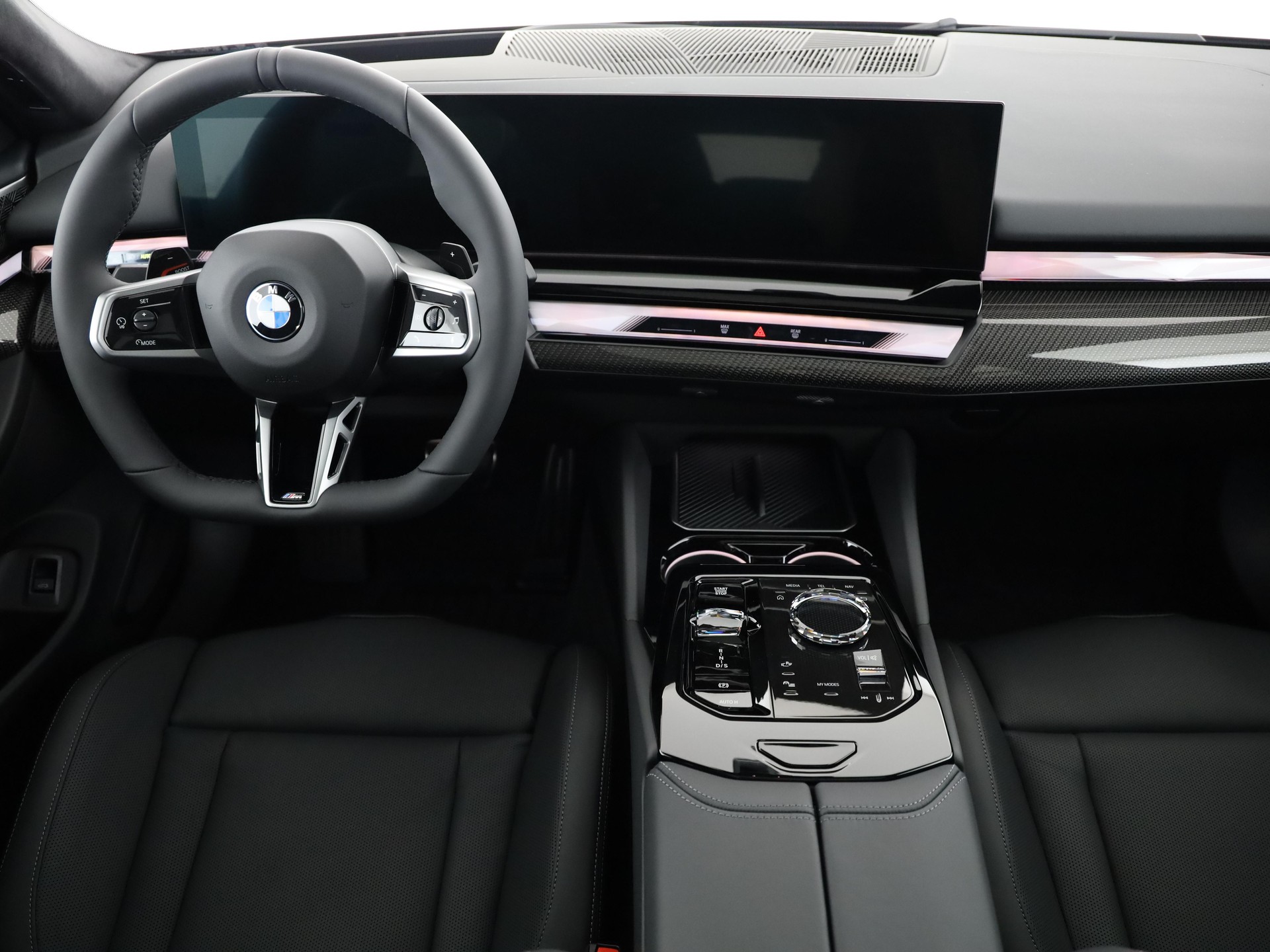 BMW 540d xDrive-image-12
