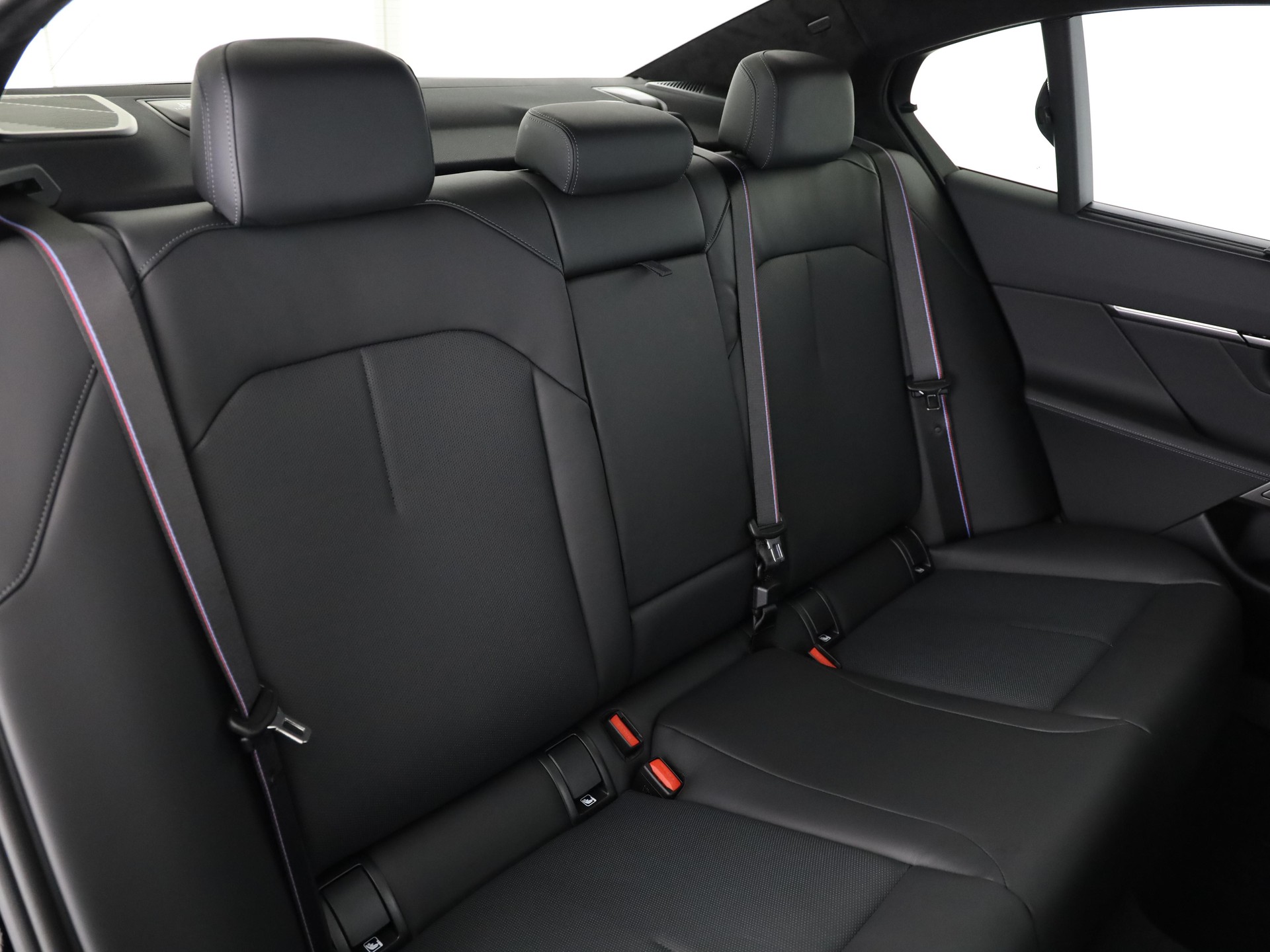 BMW 540d xDrive-image-16
