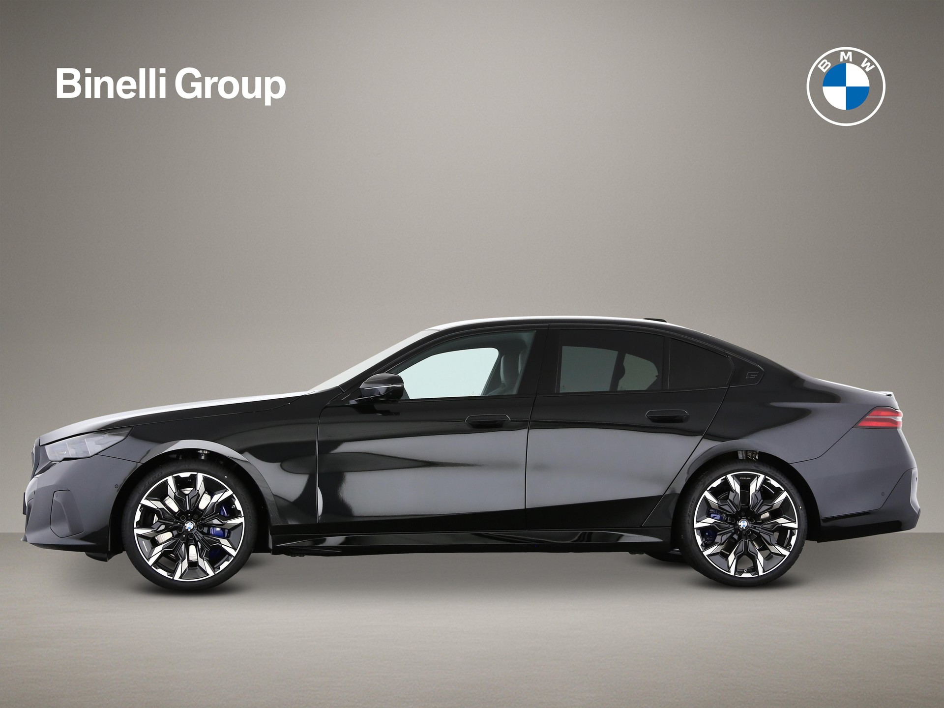 BMW 540d xDrive-showroom-element-2