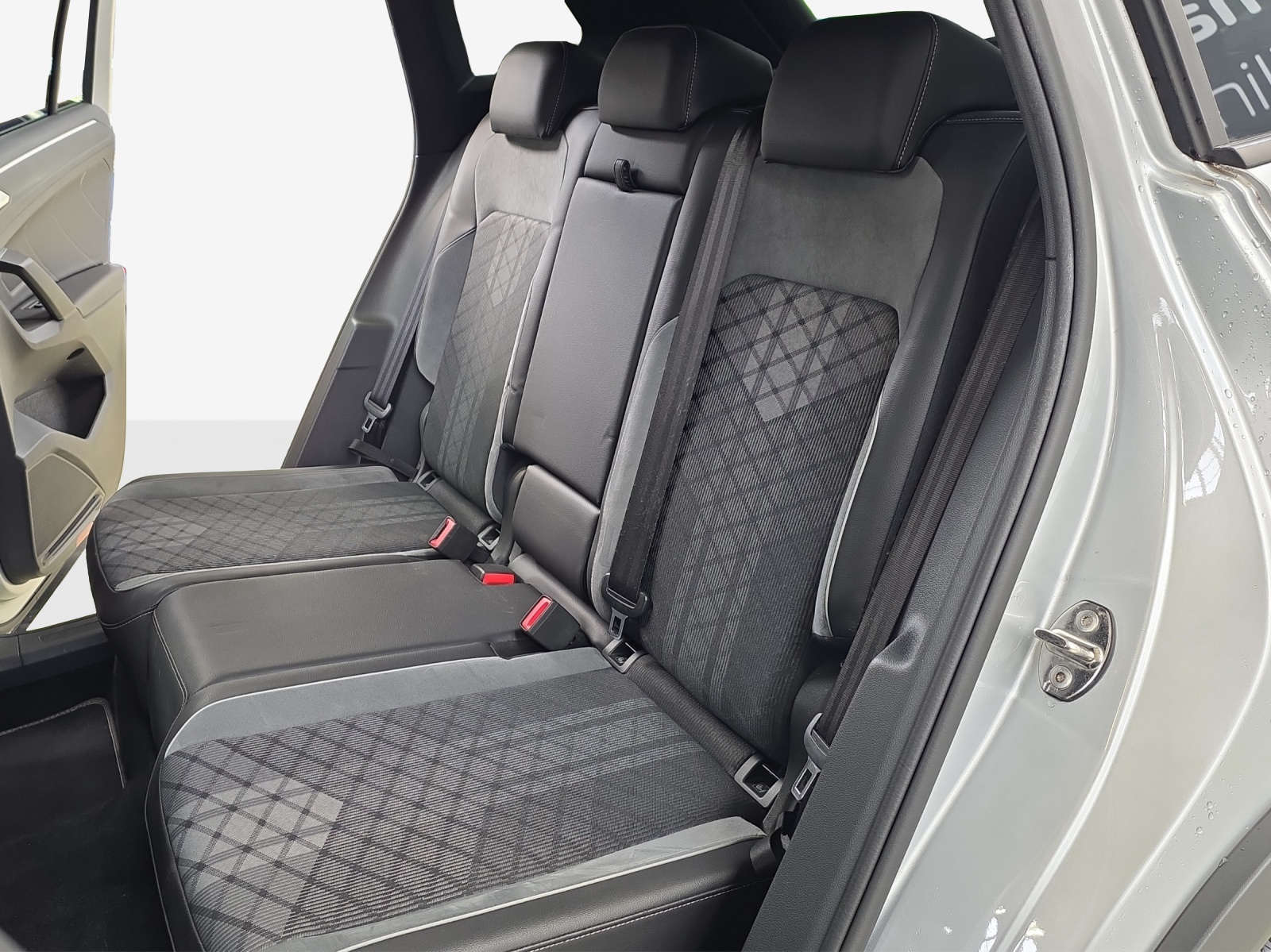 VW Tiguan 2.0TSI R-Line 4Motion DSG-image-11