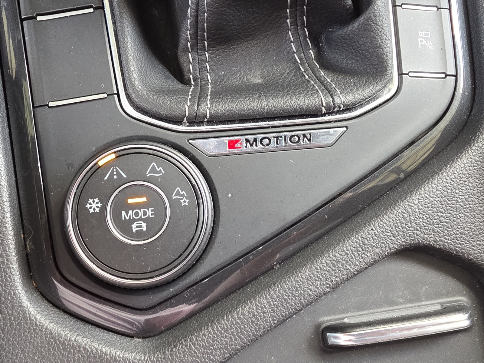 VW Tiguan 2.0TSI R-Line 4Motion DSG-image-14