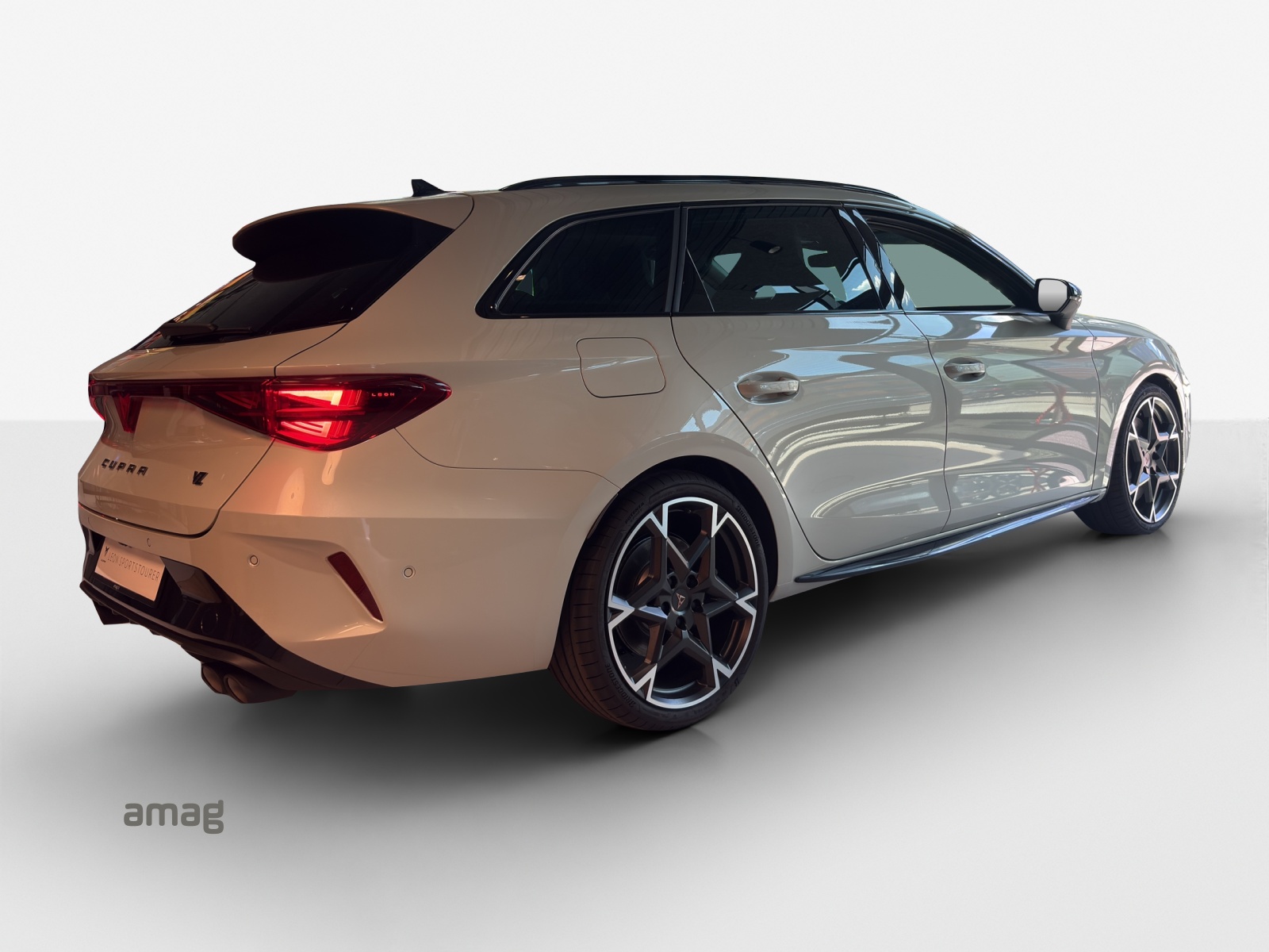 CUPRA LEON ST 2.0 TSI VZ DSG 4Drive-image-4